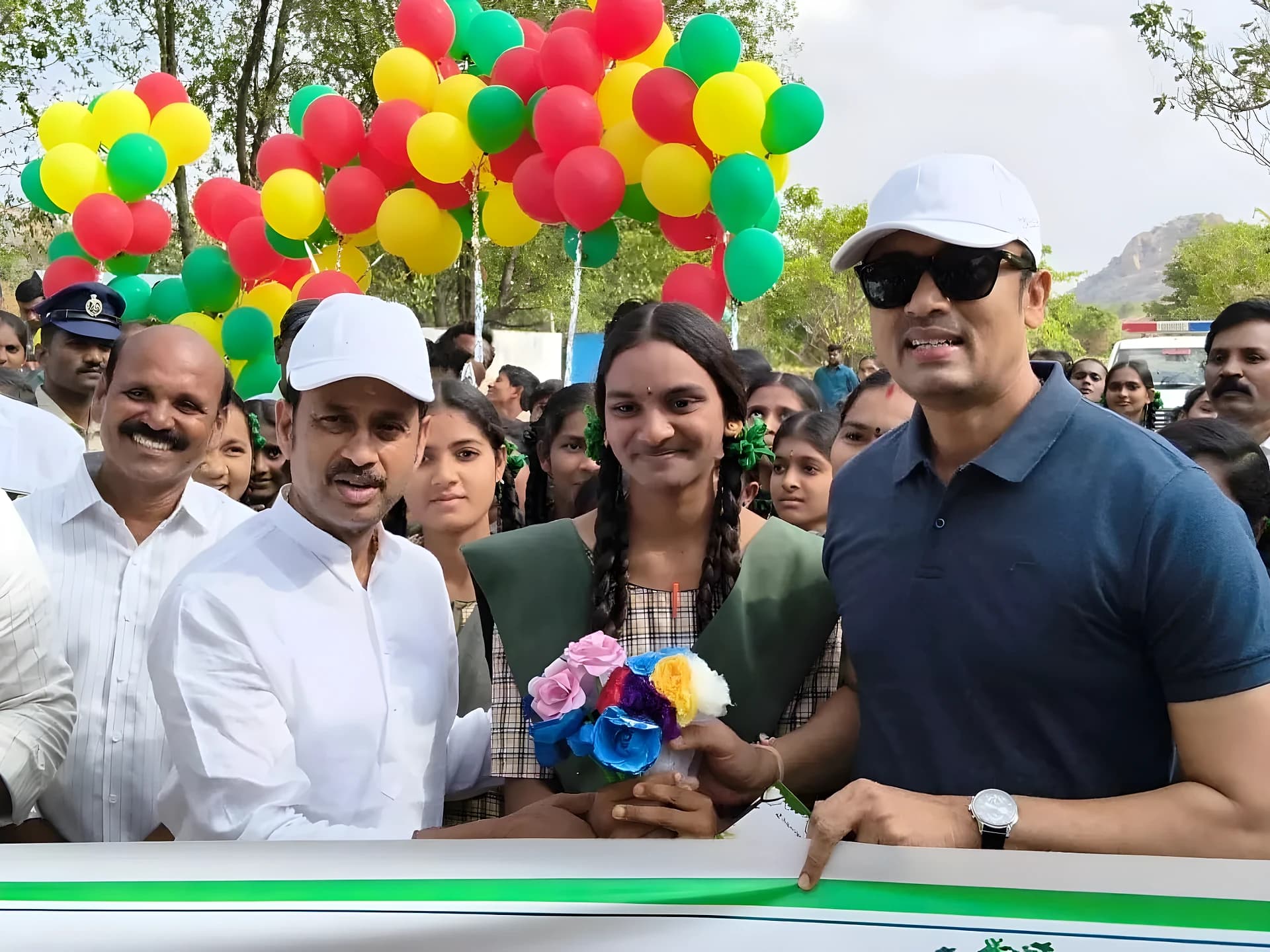 తిమ్మమ్మమర్రిమాను వద్ద టూరిజం డే