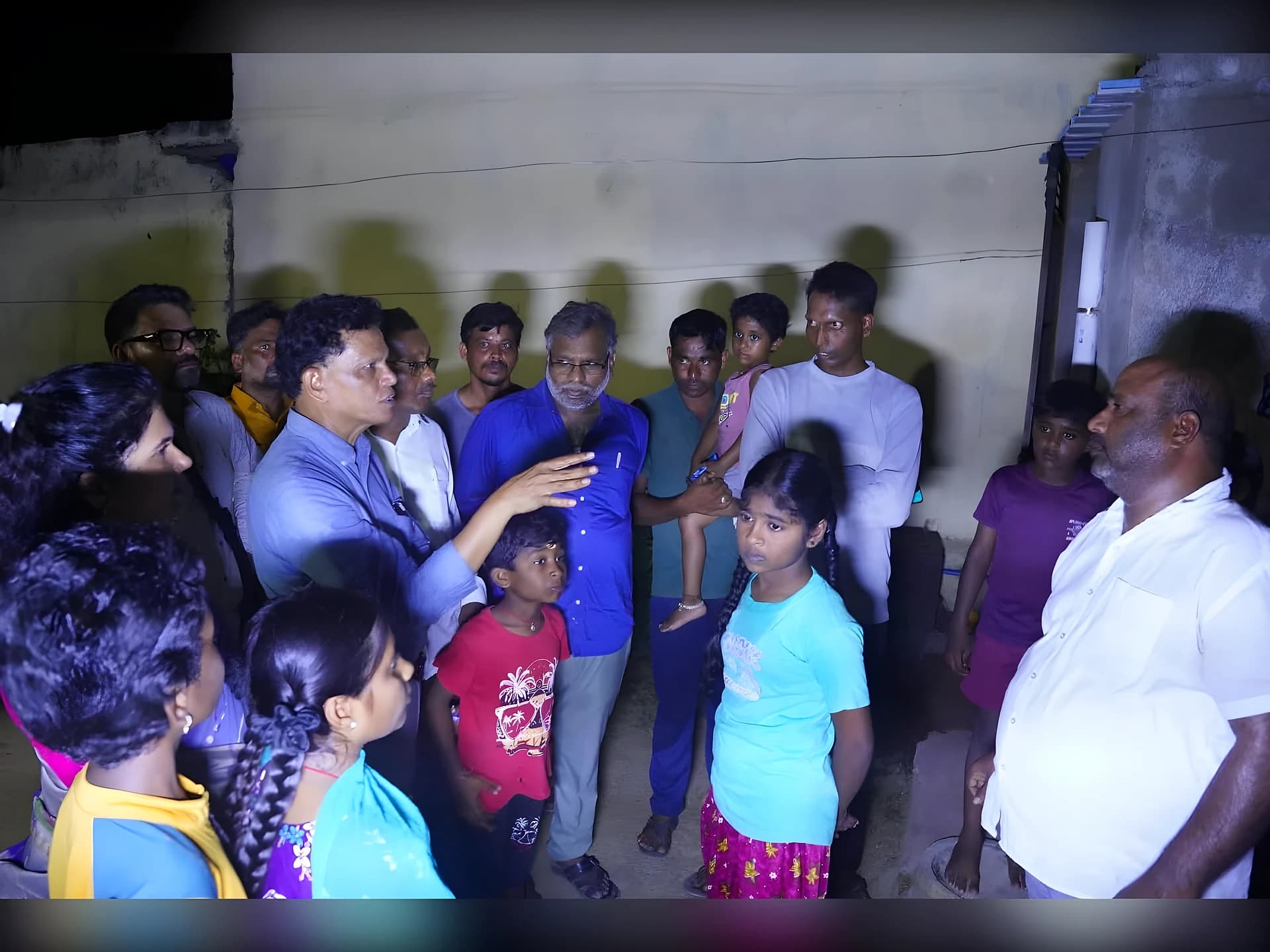విద్యా బస్సుయాత్రలో బడుల సమస్యలు వెలుగులోకి!