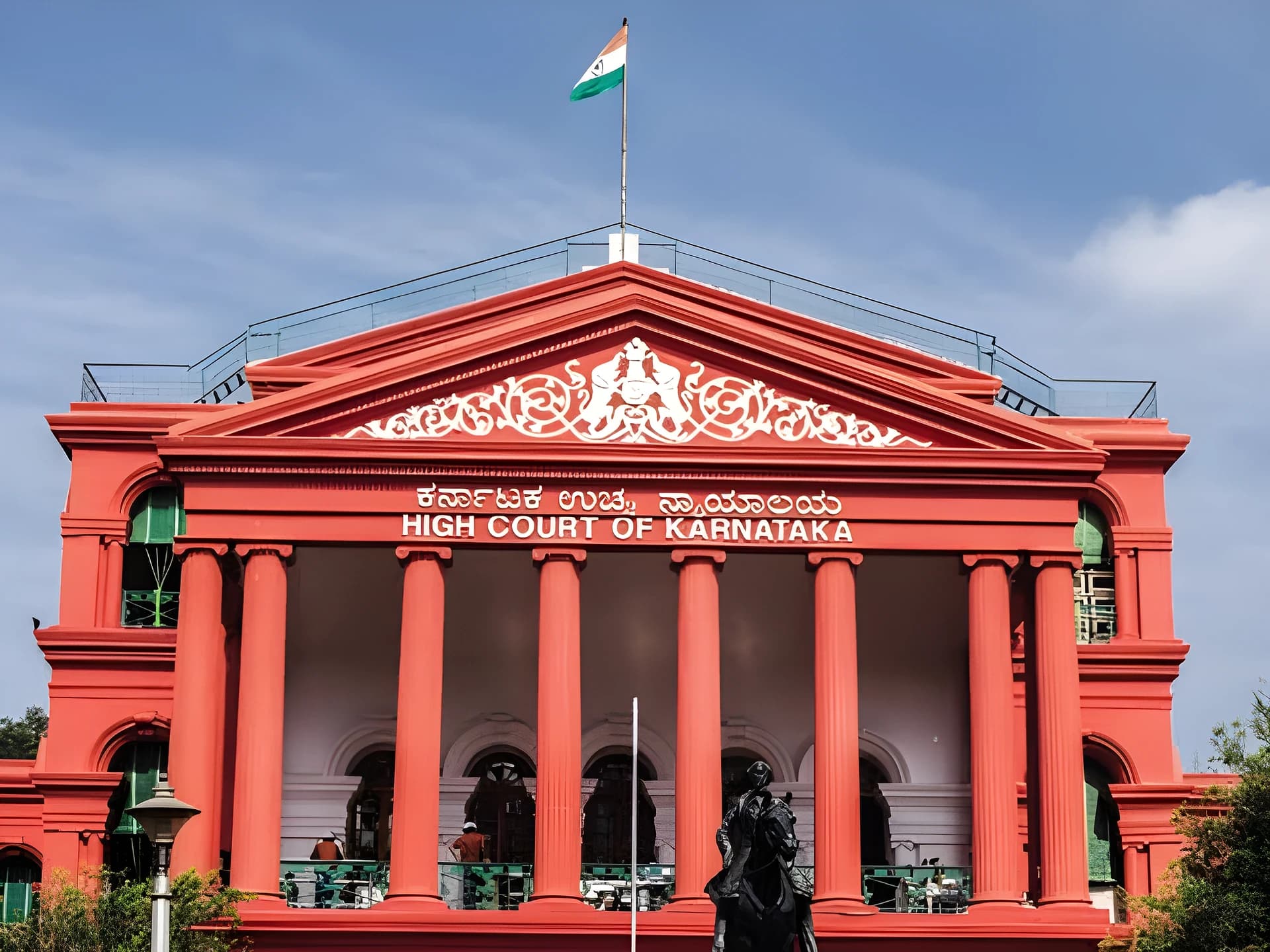భార్య చదువుకుందని భర్త తప్పించుకోలేడు!