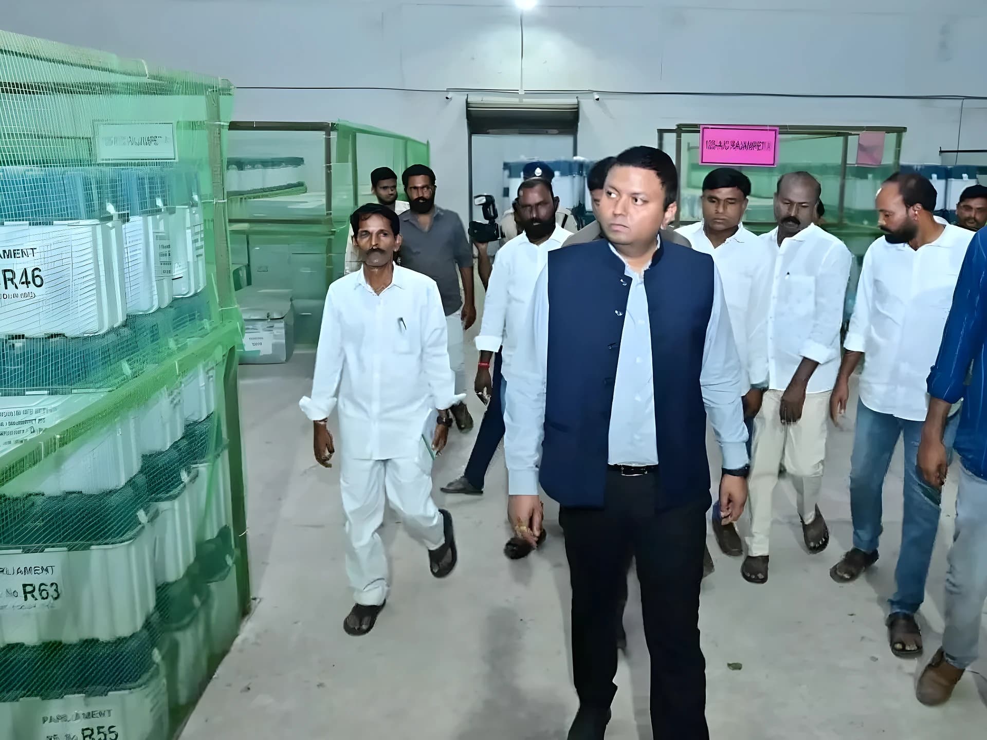 EVM గోదాంలో కలెక్టర్ తనిఖీ