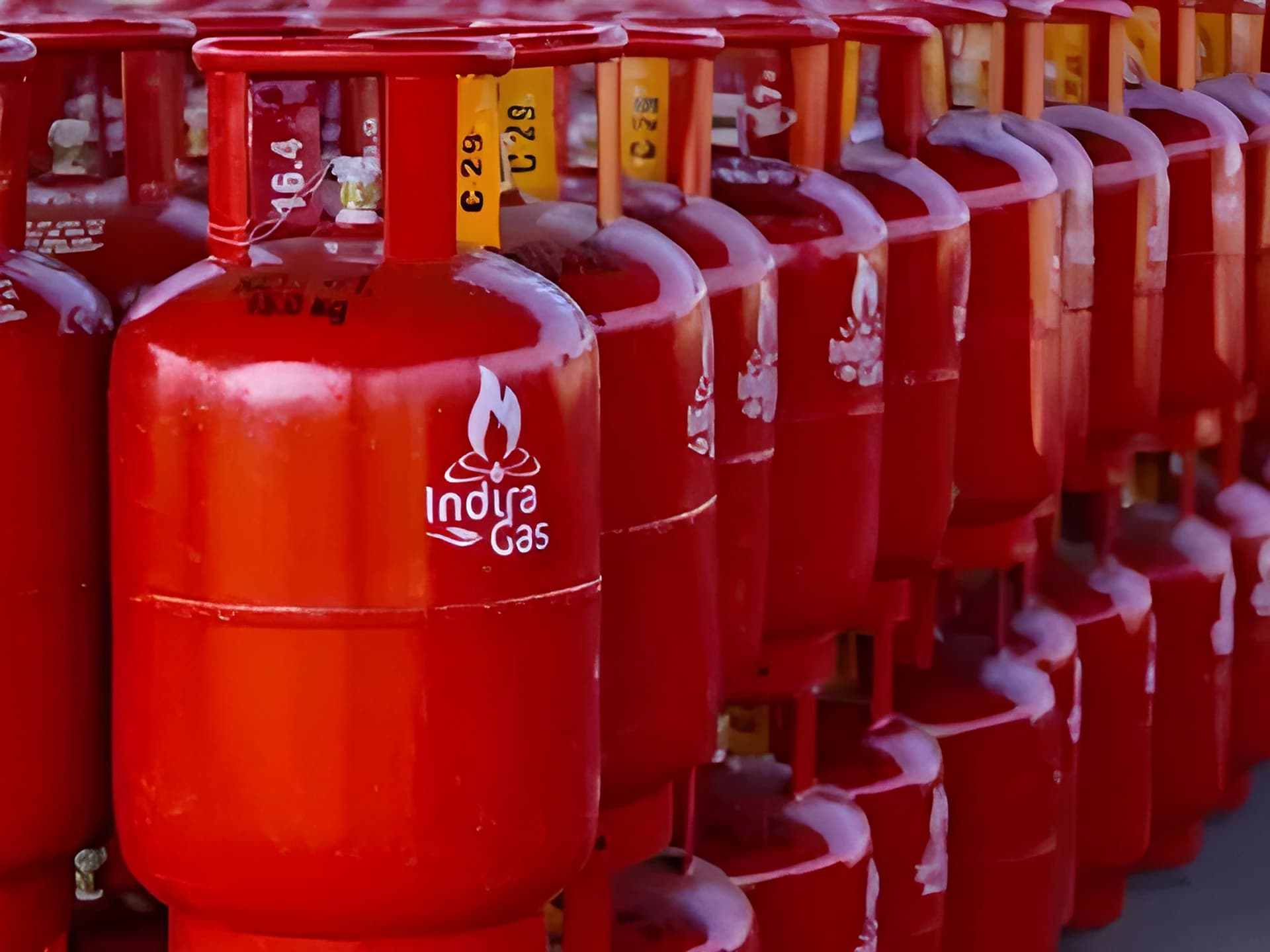 LPG షాక్.. సిలిండర్ ధరలు పెంపు!