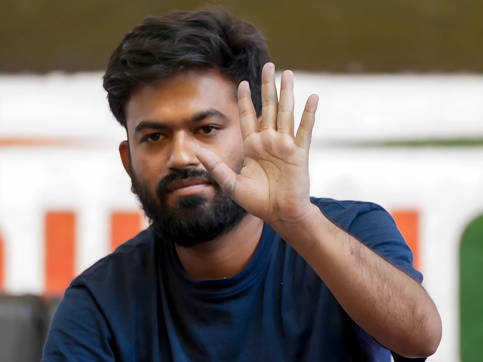 అభిజీత్ దీప్కే నిర్ణయం!