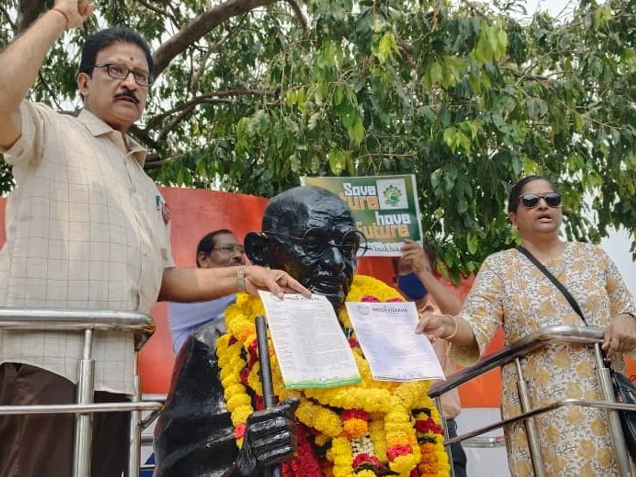 'డేటా సెంటర్స్ వద్దు'.. మహాత్మునికి మనవి!