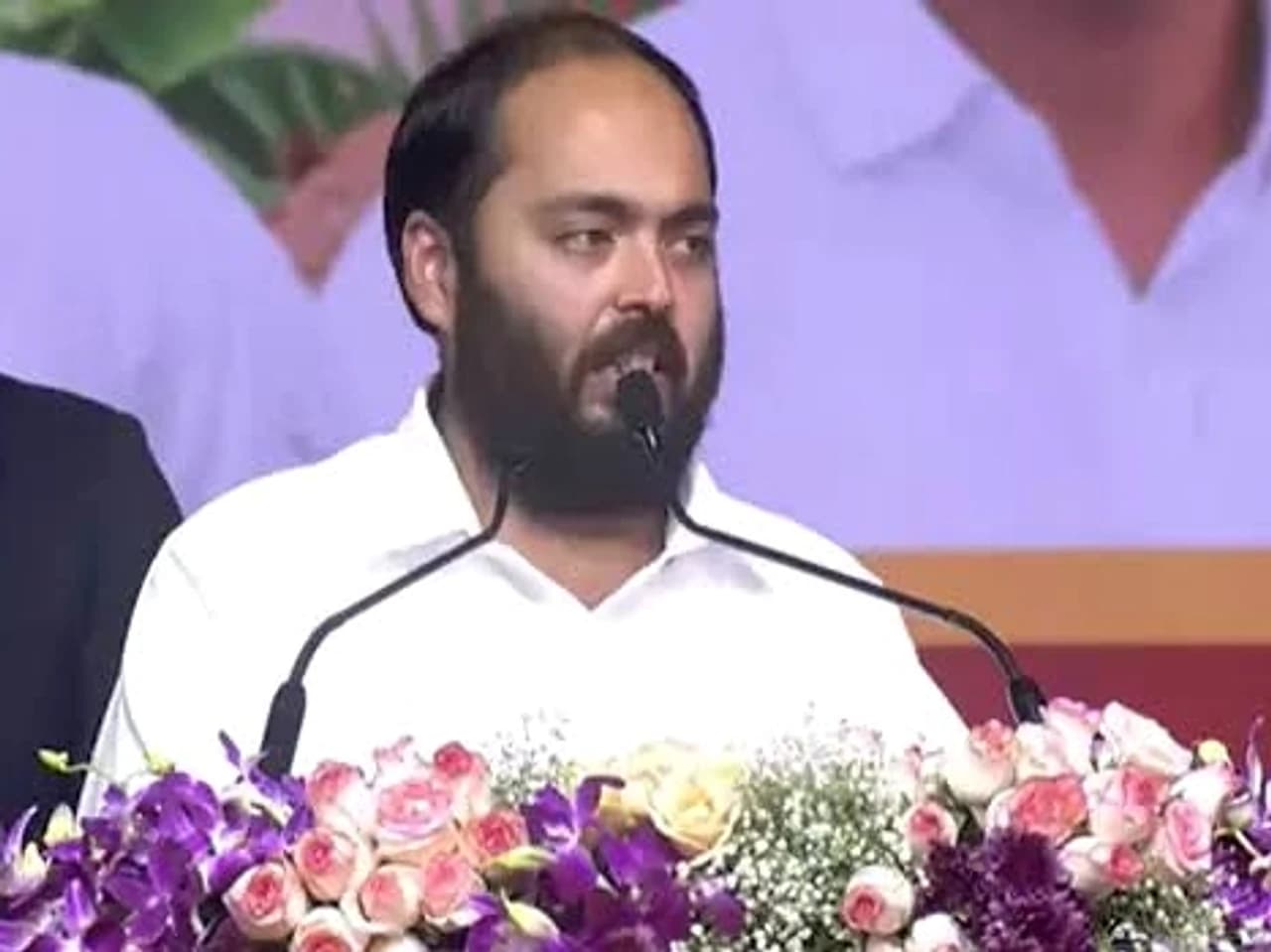 "నన్ను ఆంధ్రా బిడ్డగా భావించండి”.. అనంత్ అంబానీ