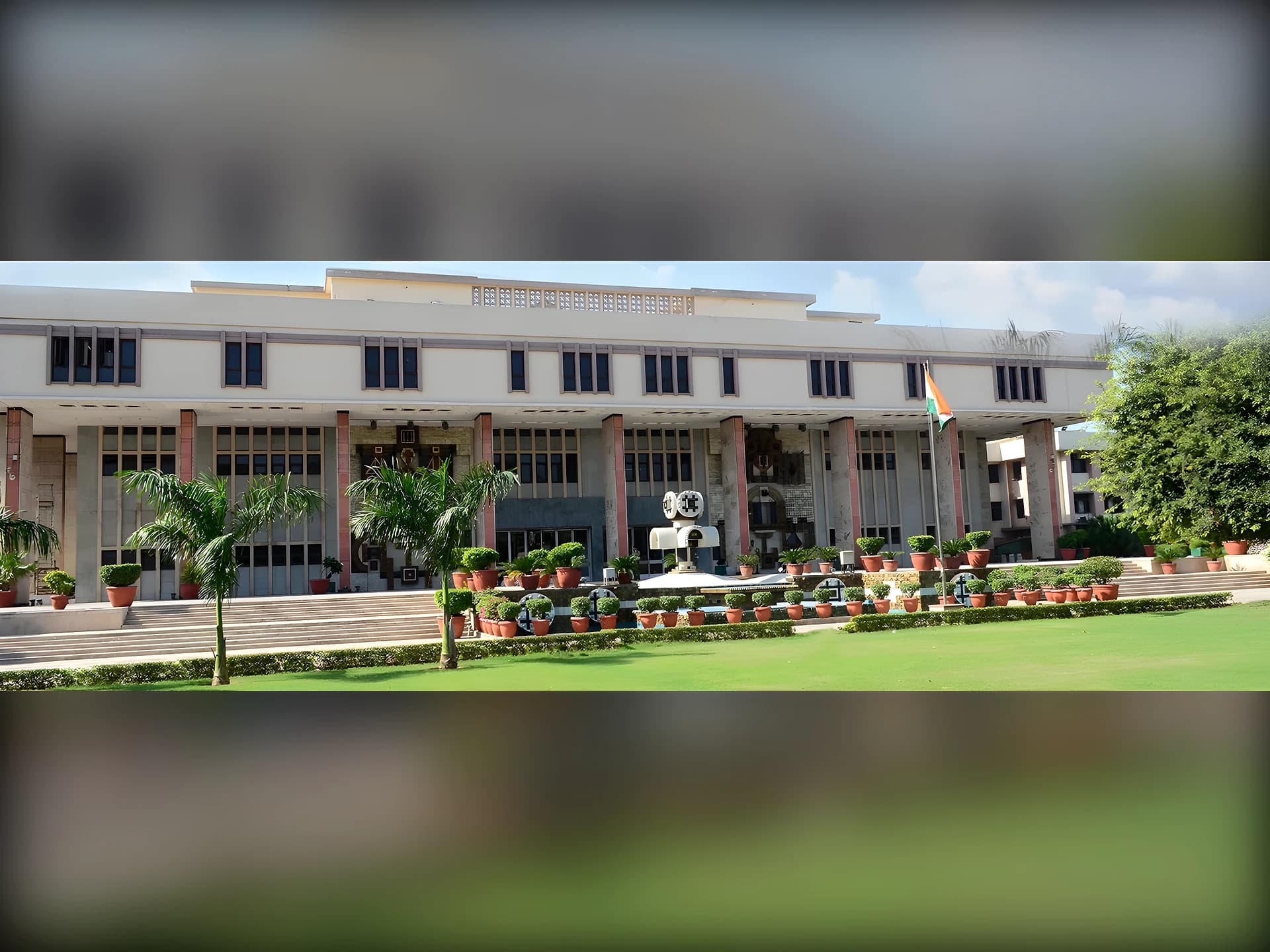 భర్త అఫైర్ను మామ ఆపలేదని కేసు