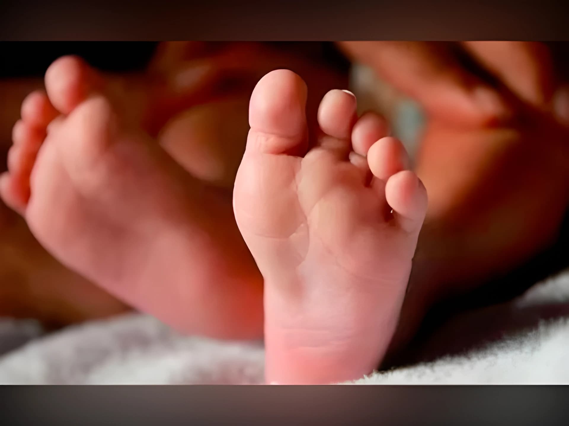 గొంతులో బిస్కెట్ ఇర్రుకోని చిన్నారి మృతి