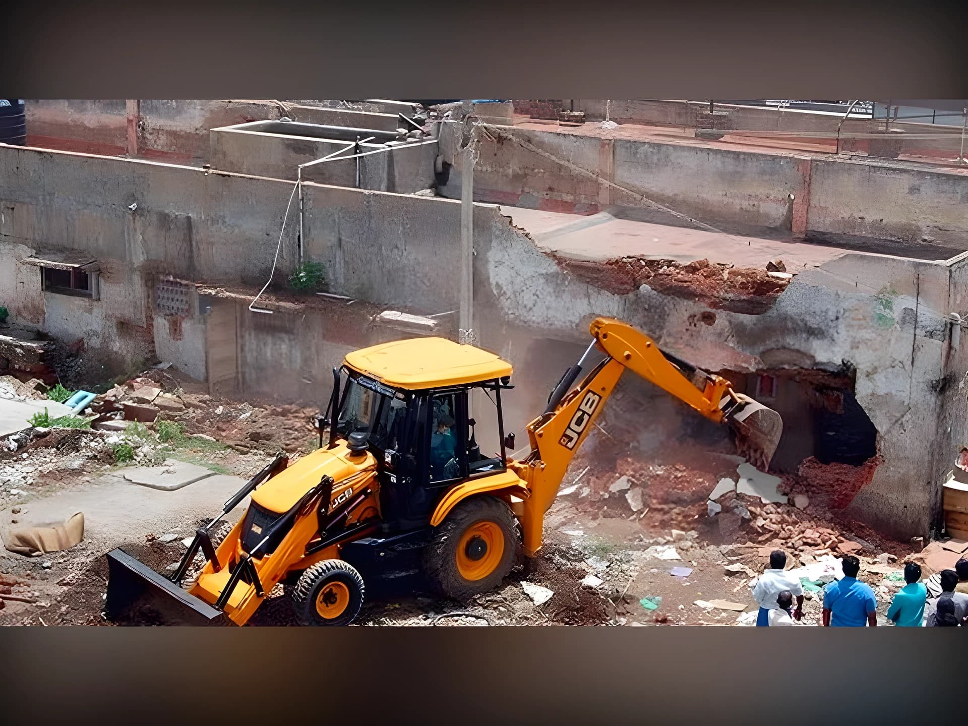390కి పైగా అక్రమ నిర్మాణాలు కూల్చివేత