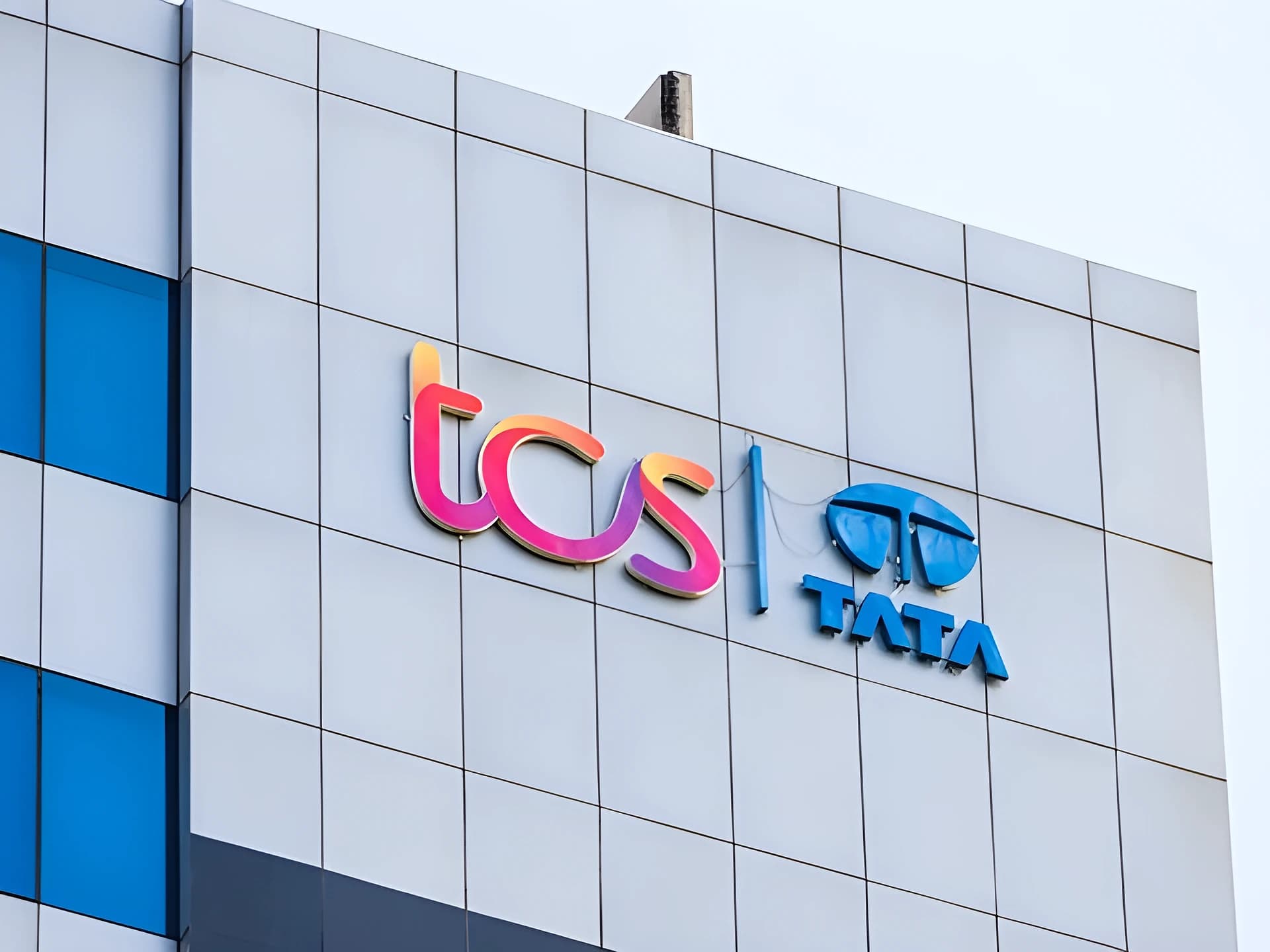 Green Card సస్పెన్షన్.. TCS రియాక్షన్ ఇదే!
