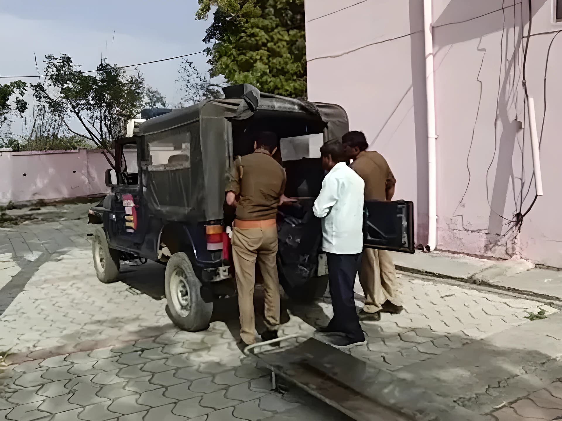 కాఫీలో మత్తుమందు కలిపి.. భర్త ప్రైవేట్ పార్ట్స్పై దాడి