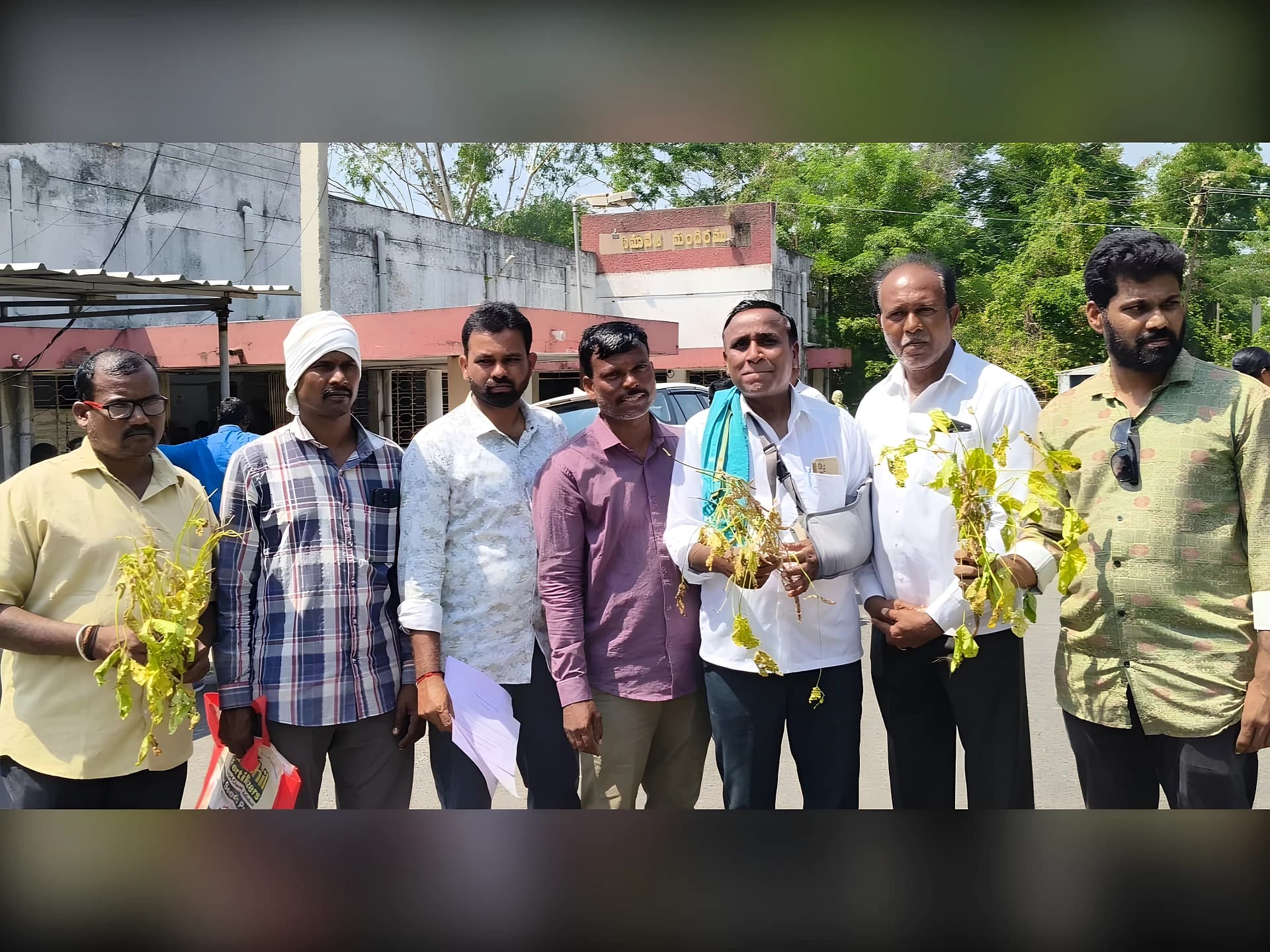 నాసిరకం సోయా విత్తనాలపై ఆగ్రహం