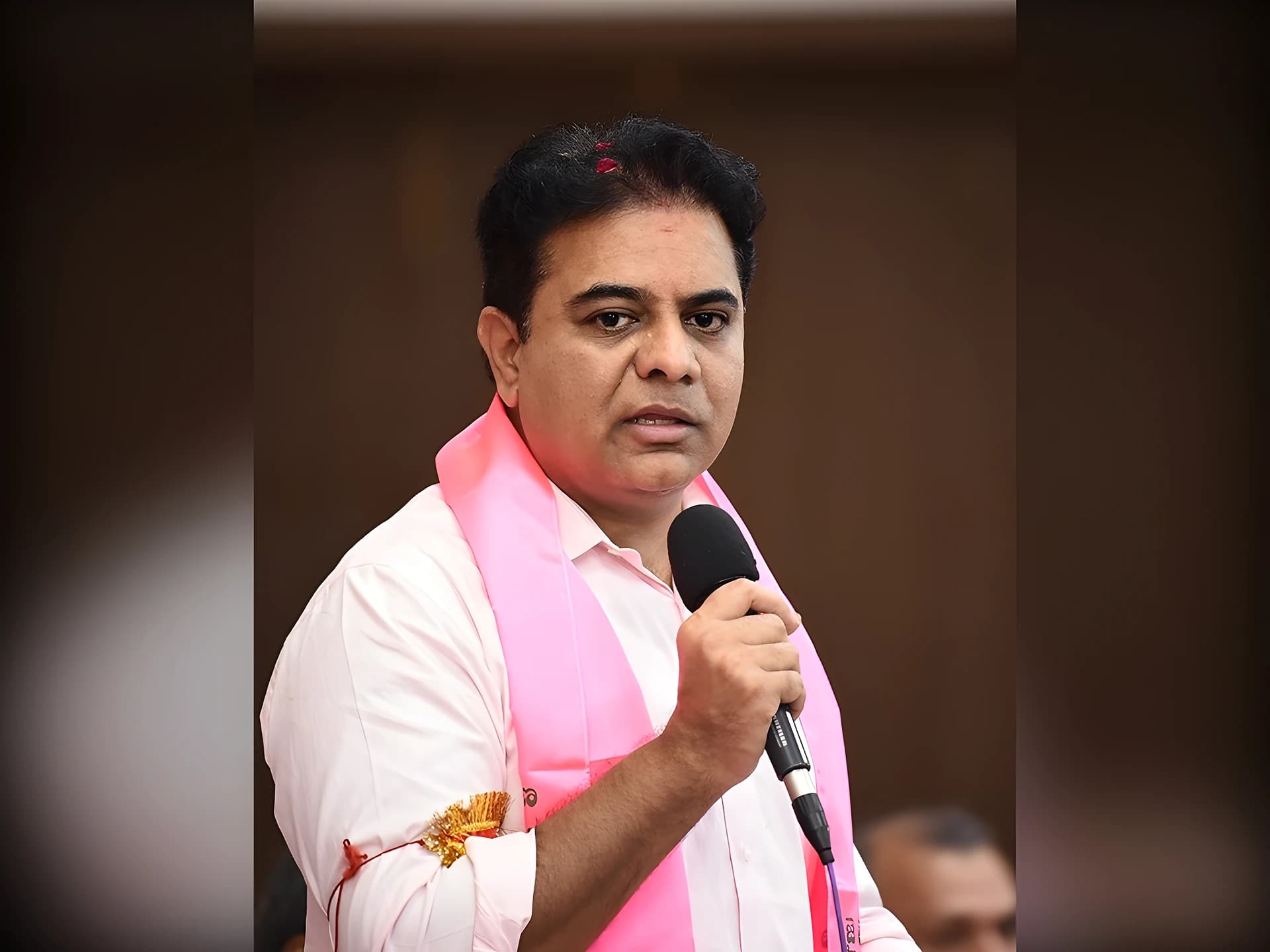 యువత అరెస్టును తీవ్రంగా ఖండించిన KTR
