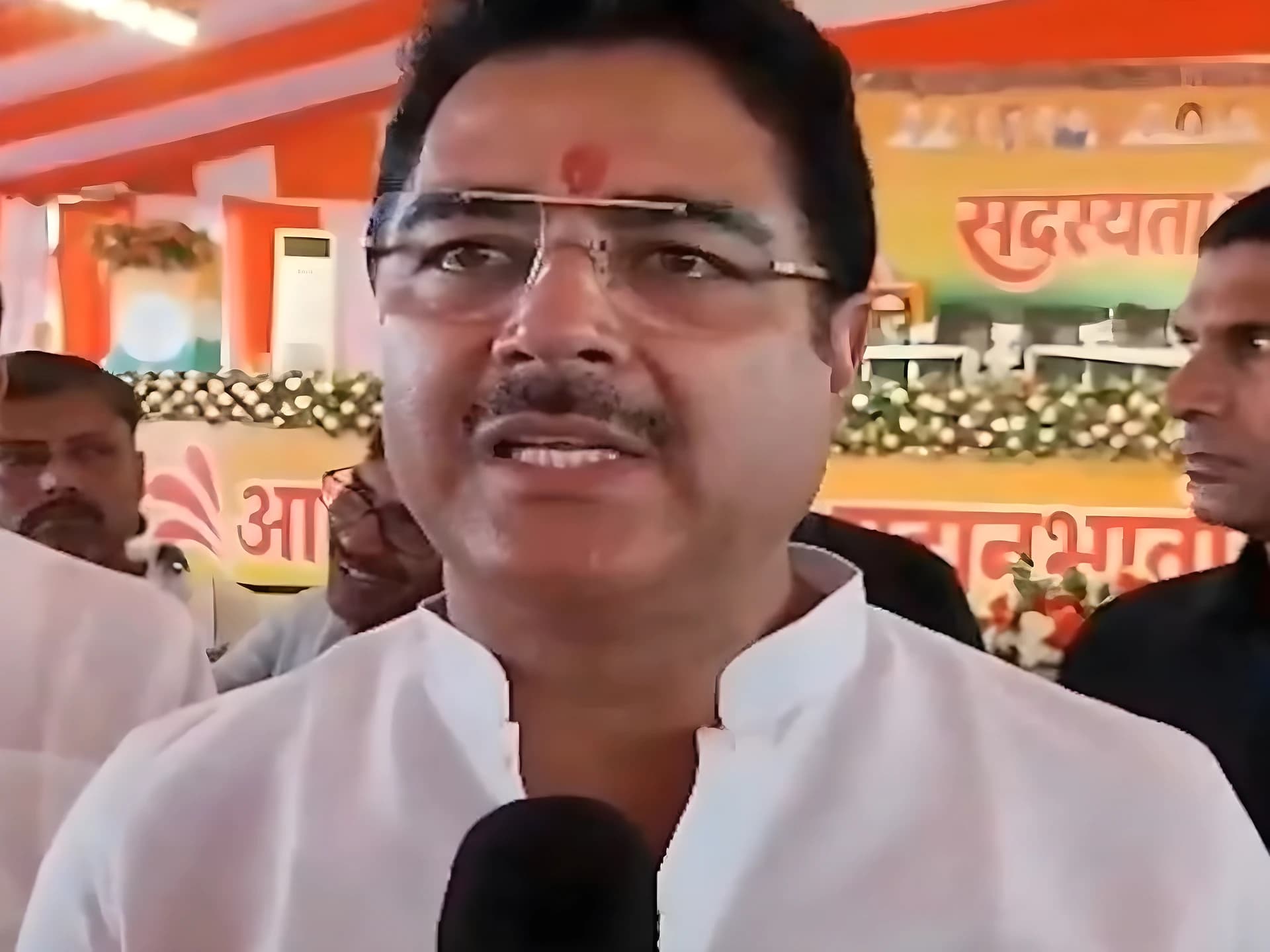 UP పాలిటిక్స్లో బిగ్ ట్విస్ట్.. BJPలోకి 3 రెబల్ MLAలు!