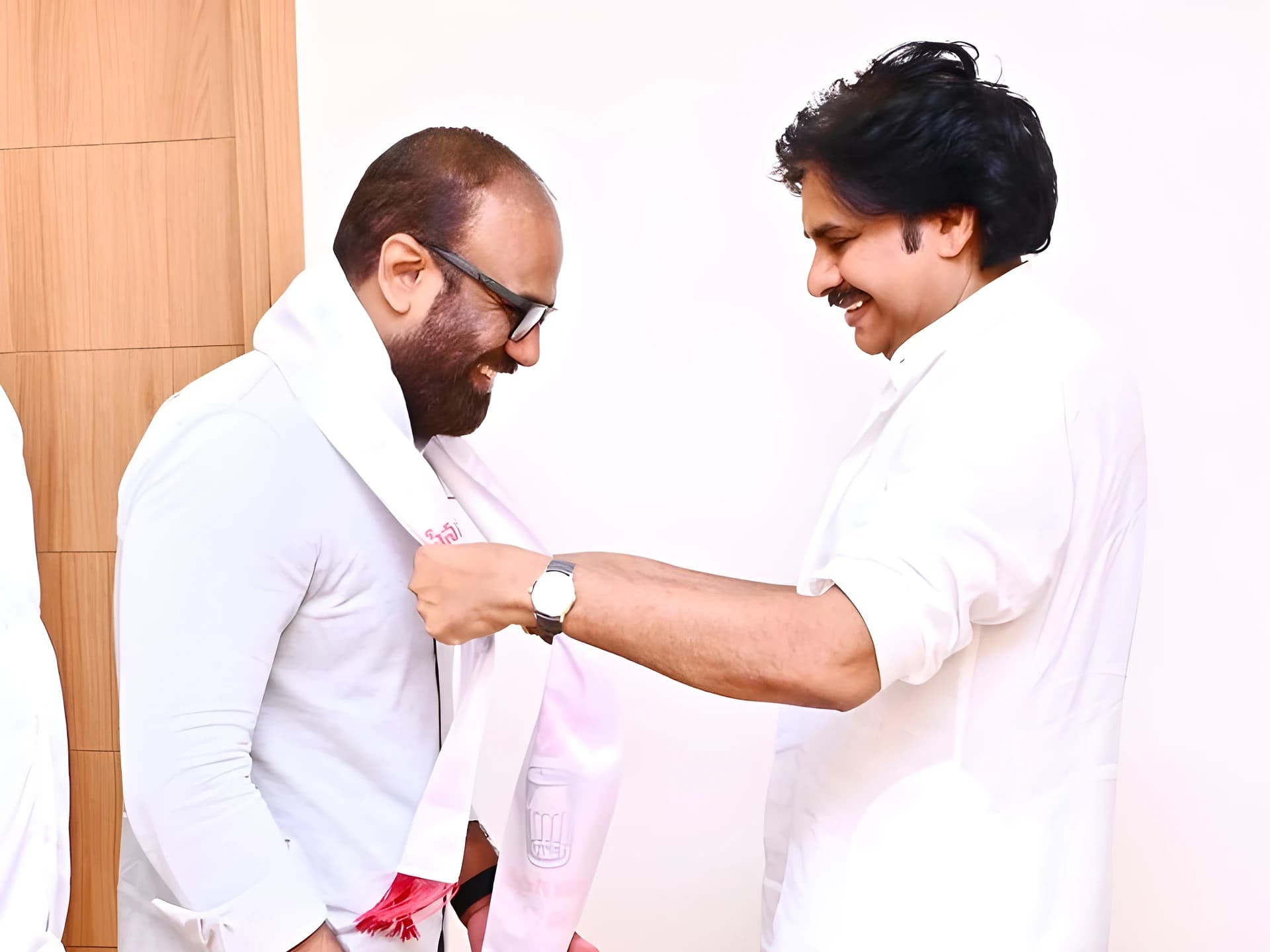 జనసేనలోకి వంగవీటి రాధాకృష్ణ