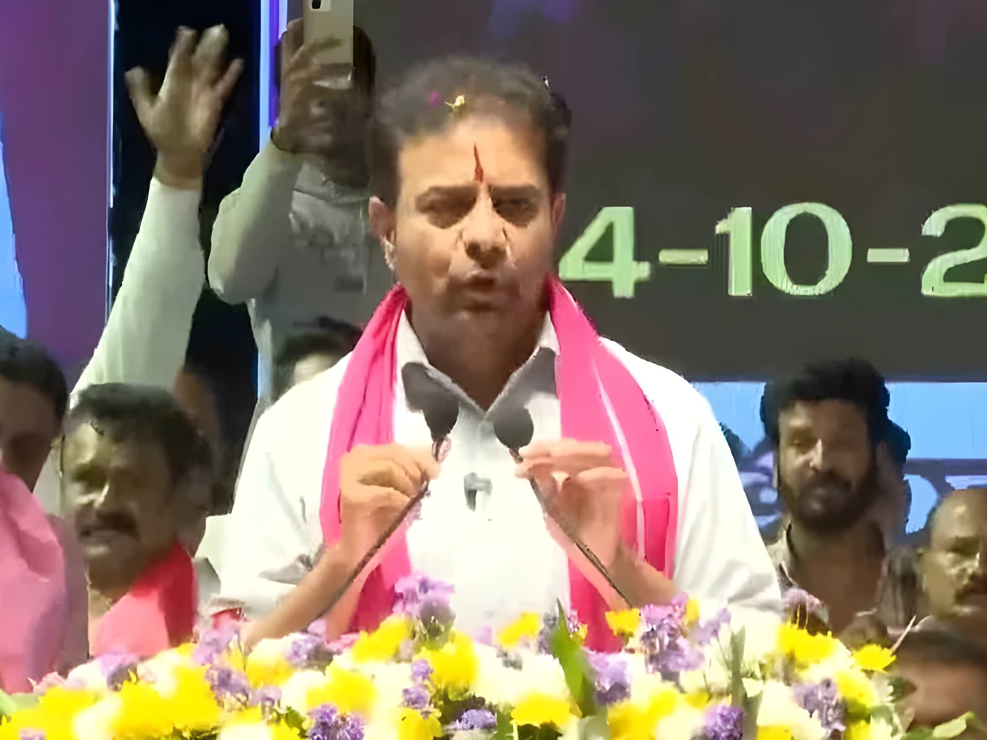 సింగరేణి కార్మికులే రియల్ హీరోలు: KTR