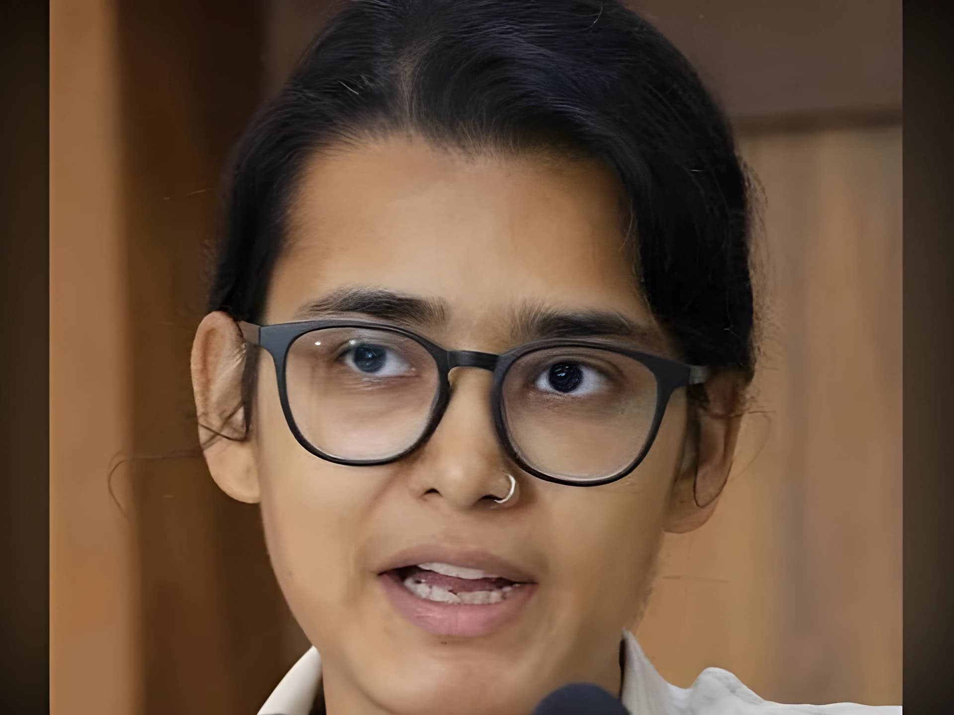 పోలీసుల నిఘాను లెక్కచేయని నేహా బోరా