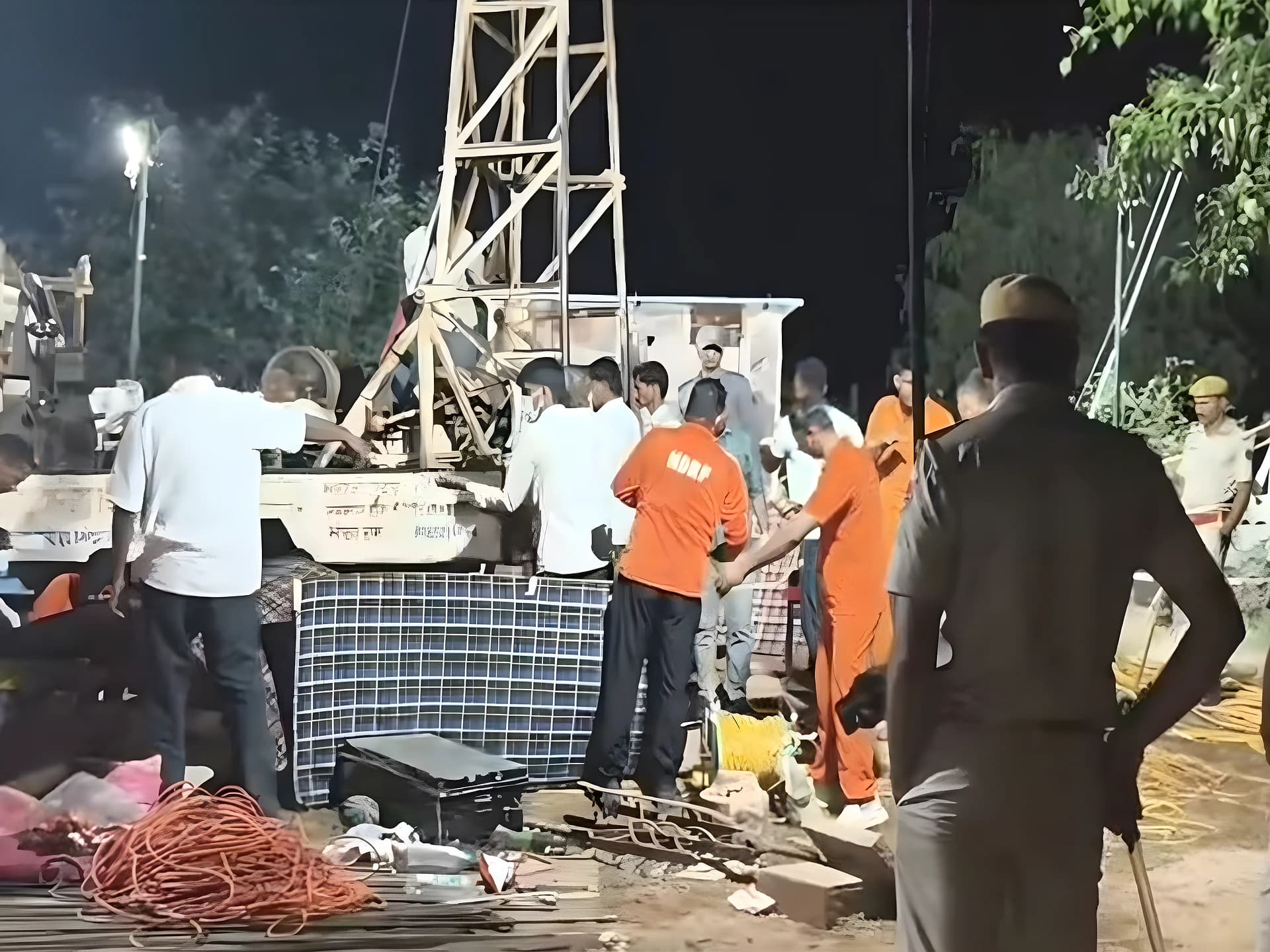 39 గంటల రెస్క్యూ.. అయినా దక్కని బాలుడి ప్రాణం!