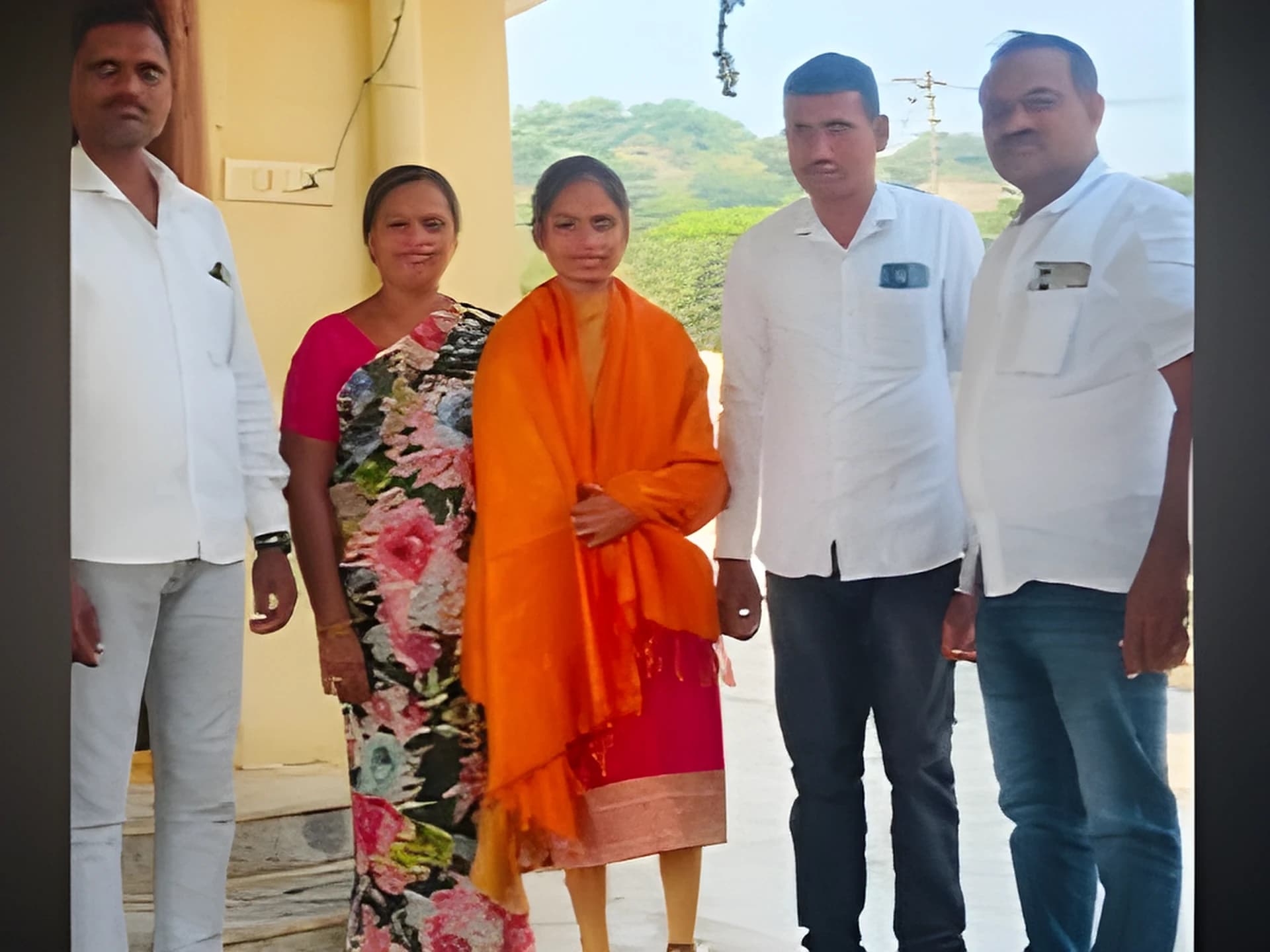MBBS సీట్ సాధించిన విద్యార్థినికి సన్మానం