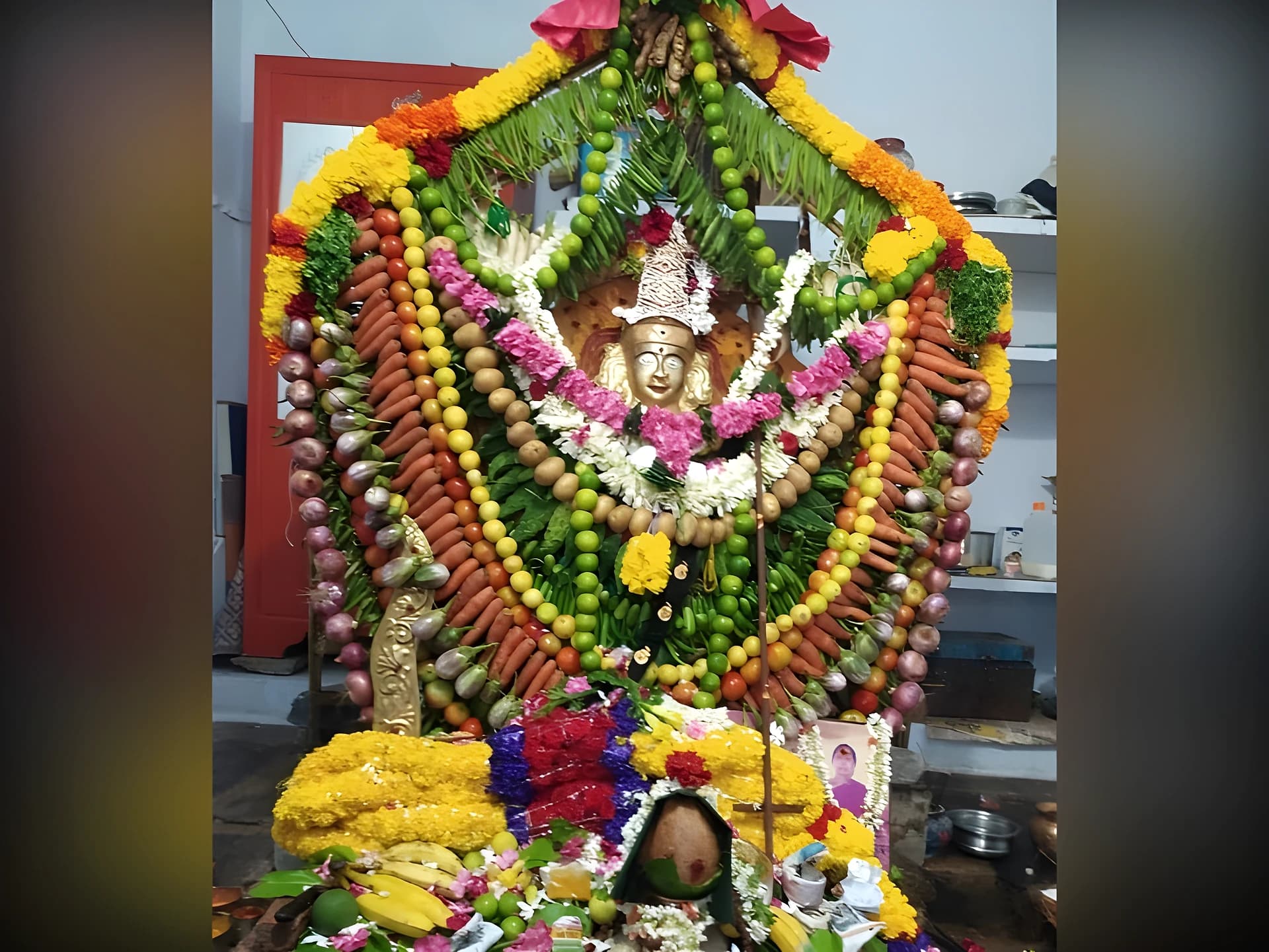 చౌడేశ్వరి దేవి ఆలయంలో ప్రత్యేక పూజలు
