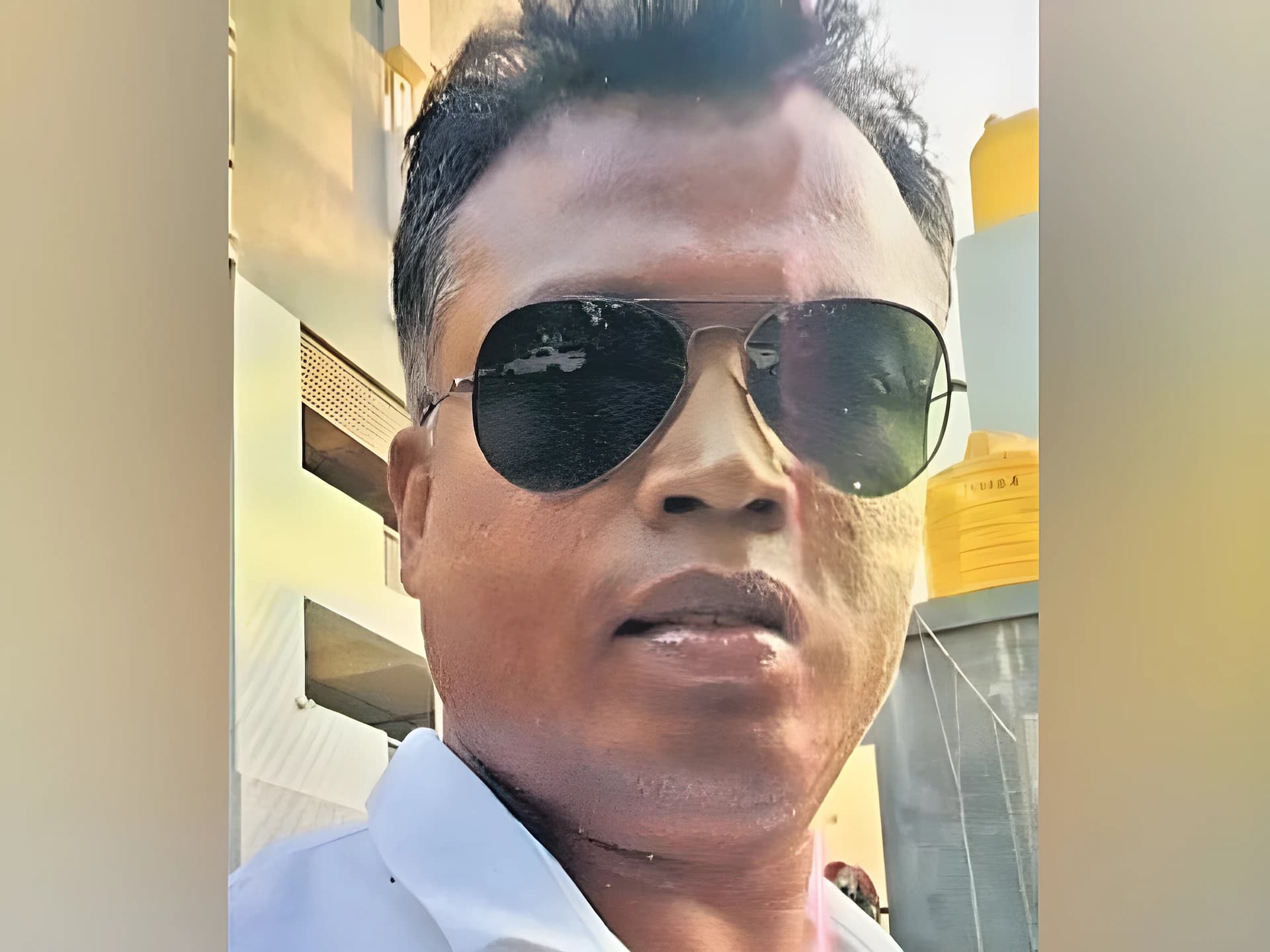 డెలివరీ బైక్పై వచ్చి.. లాయర్ను కాల్చారు.