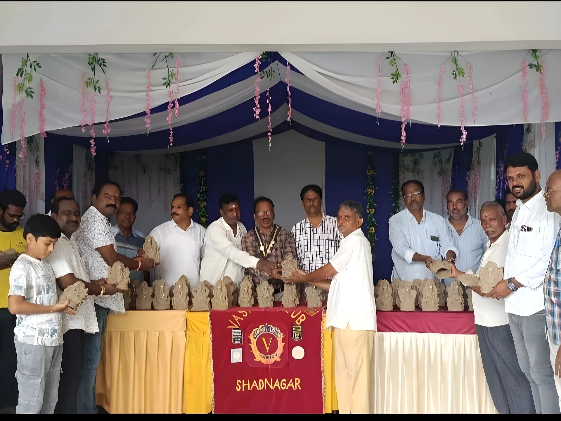 షాద్నగర్లో మట్టి గణపతులు
