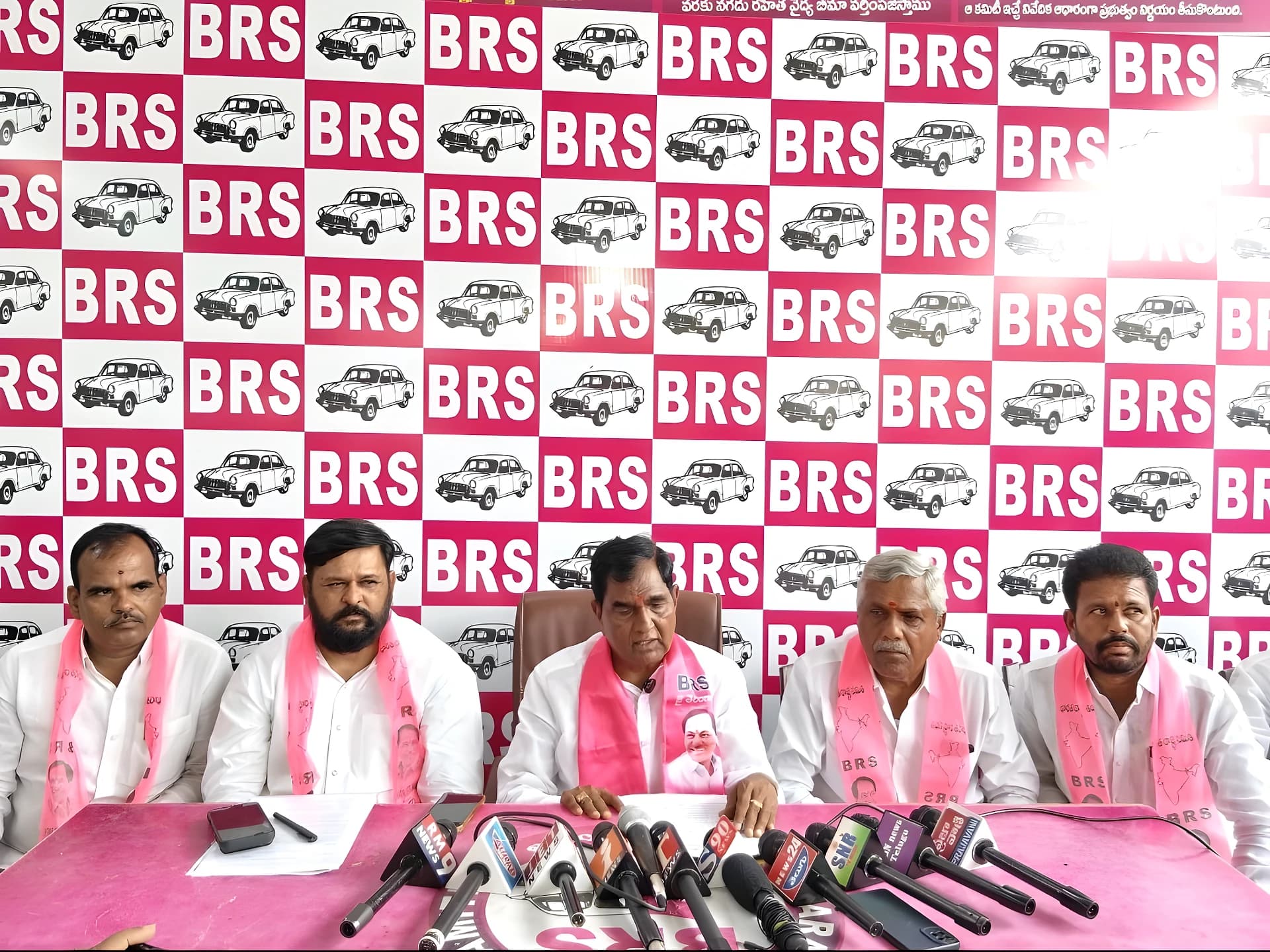 గిరిజనుల హామీలపై కాంగ్రెస్ను ప్రశ్నించిన మాజీ MLA
