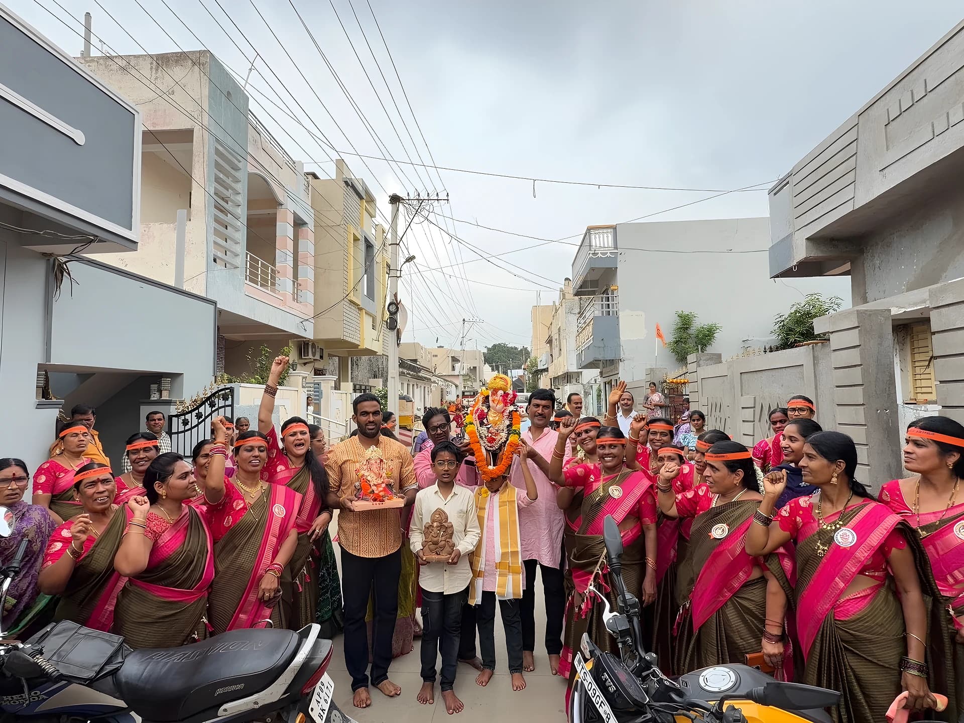 మహిళల ప్రత్యేక గణపతి.. నిమజ్జనం కూడా వాళ్లే!