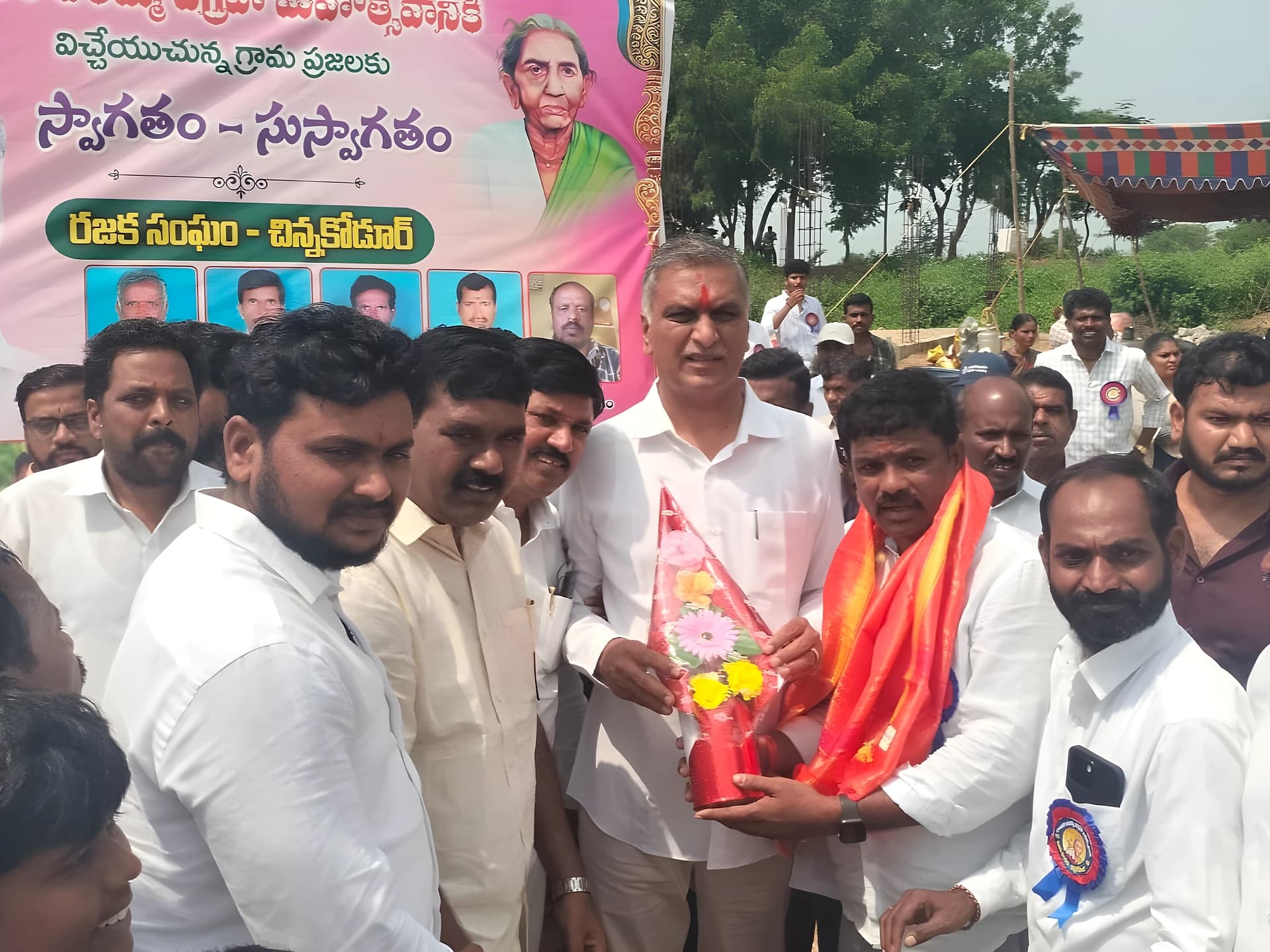 హరీశ్రావును కలిసిన రజక సంఘం ప్రెసిడెంట్