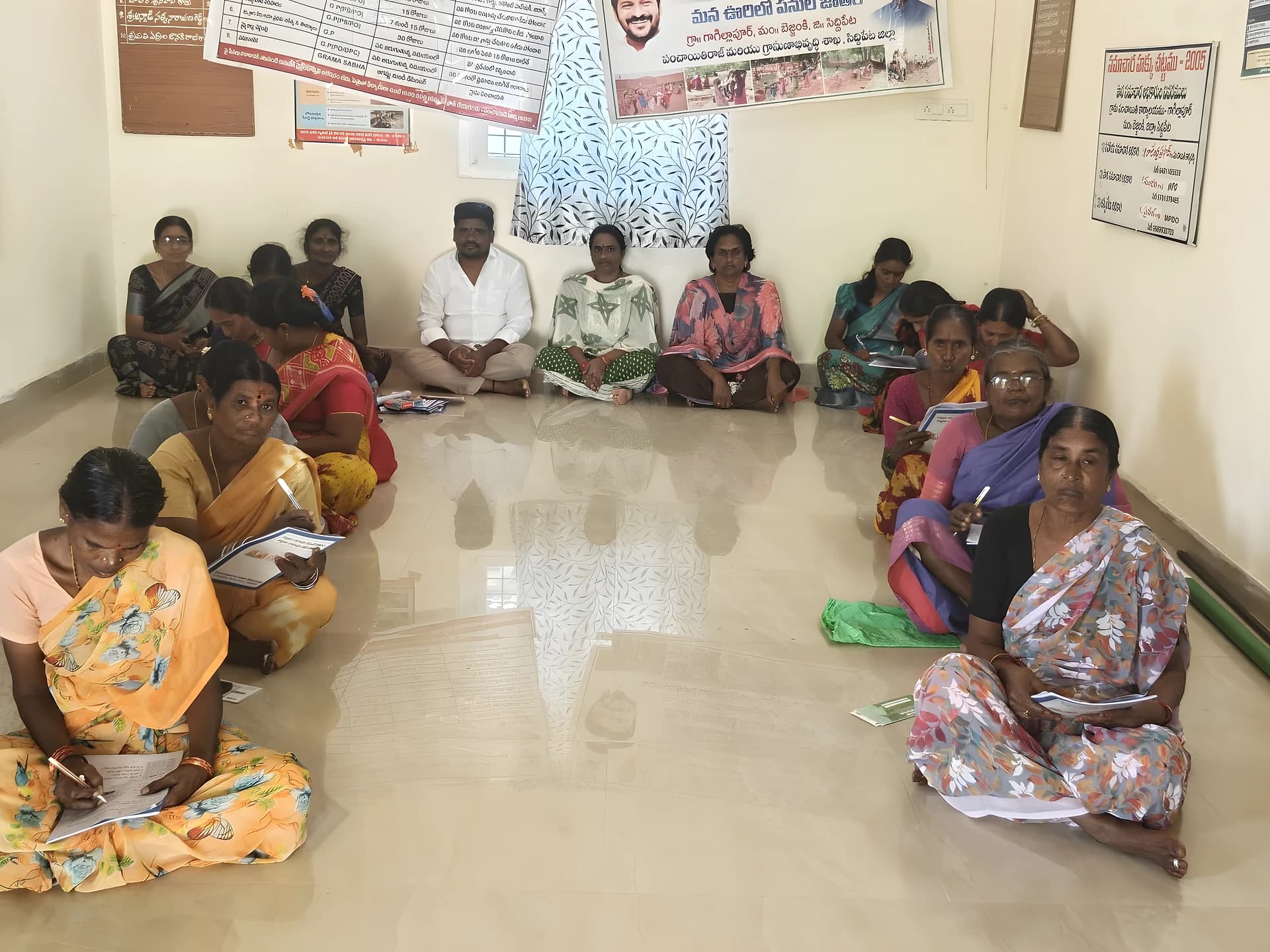 అక్షరాస్యతతోనే సాధికారత సాధ్యం: సర్పంచ్