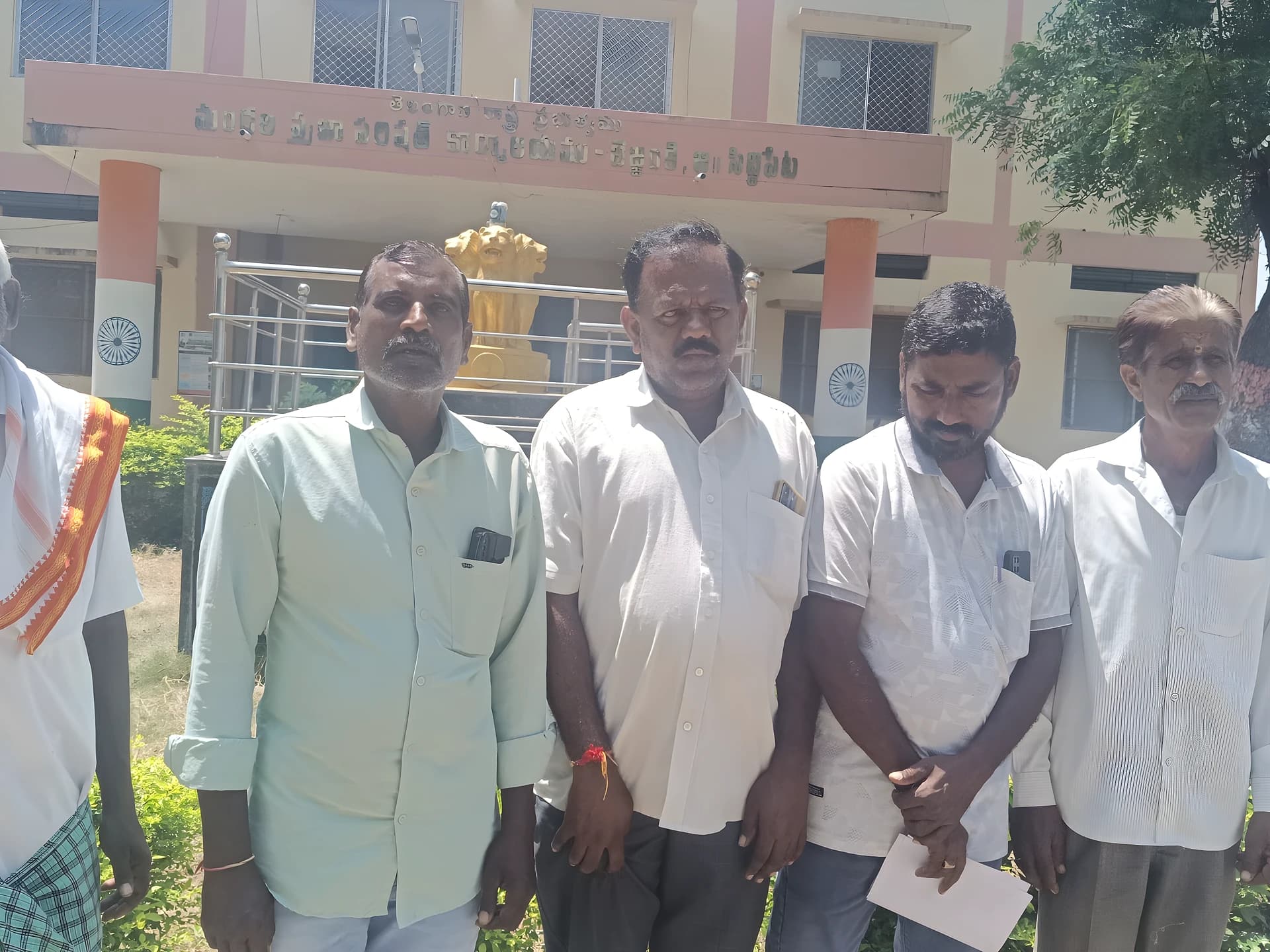 చీలాపూర్ ప్రజావాణిలో రైతుల ఫిర్యాదు