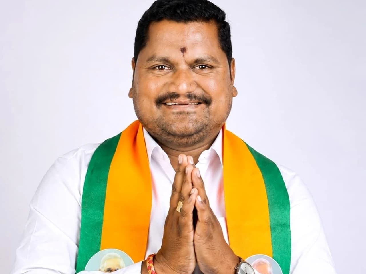 గిరిజనుల హక్కుల కోసం పోరాడతా: తిరుపతి నాయక్