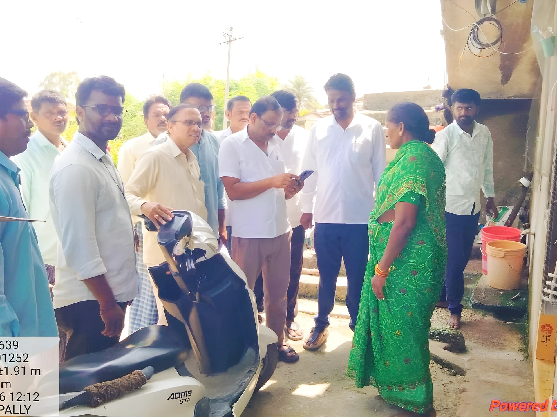 కల్లేపల్లిలో పెన్షన్ల వెరిఫికేషన్