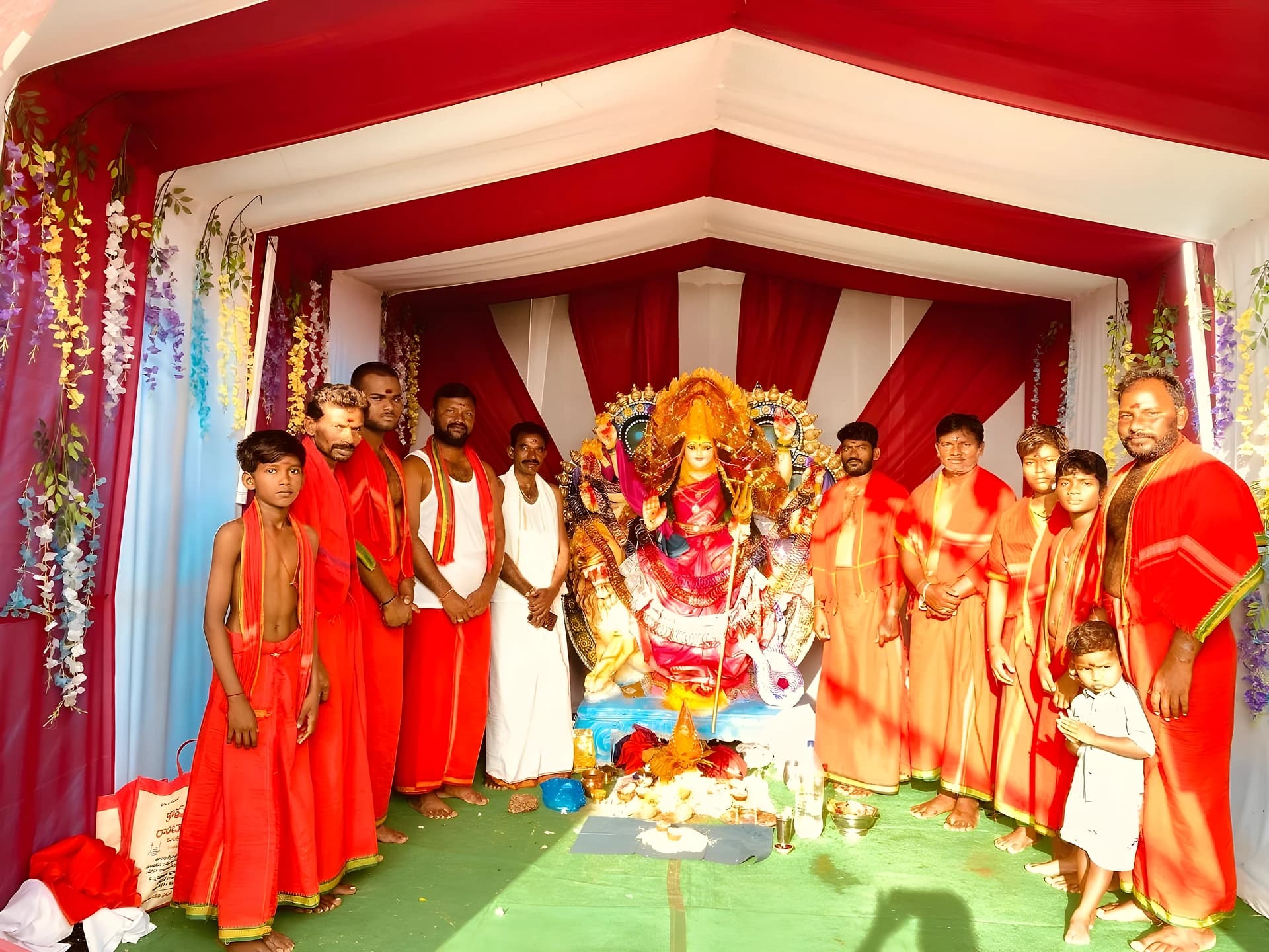 పత్తికుంటపల్లిలో దుర్గమాతకి ప్రత్యేక పూజలు