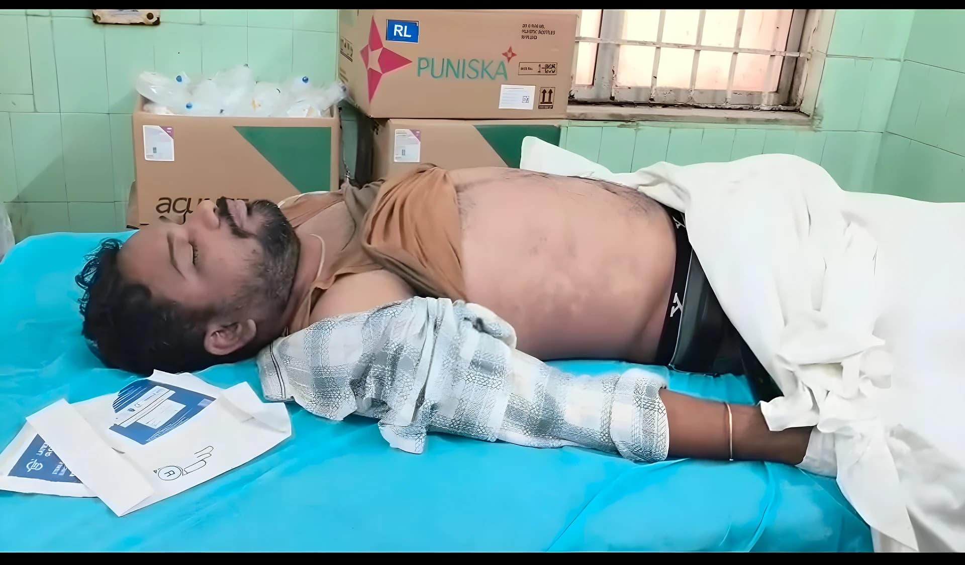 పలాస విద్యుత్ శాఖ కార్యాలయంలో ఉద్యోగి ఆత్మహత్య