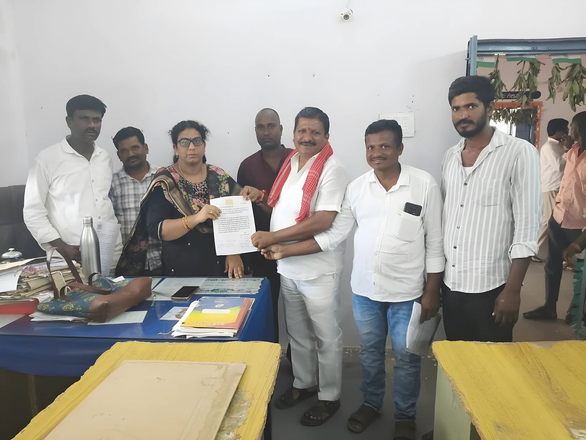 ఆ మట్టి తవ్వకం అ్రకమం..