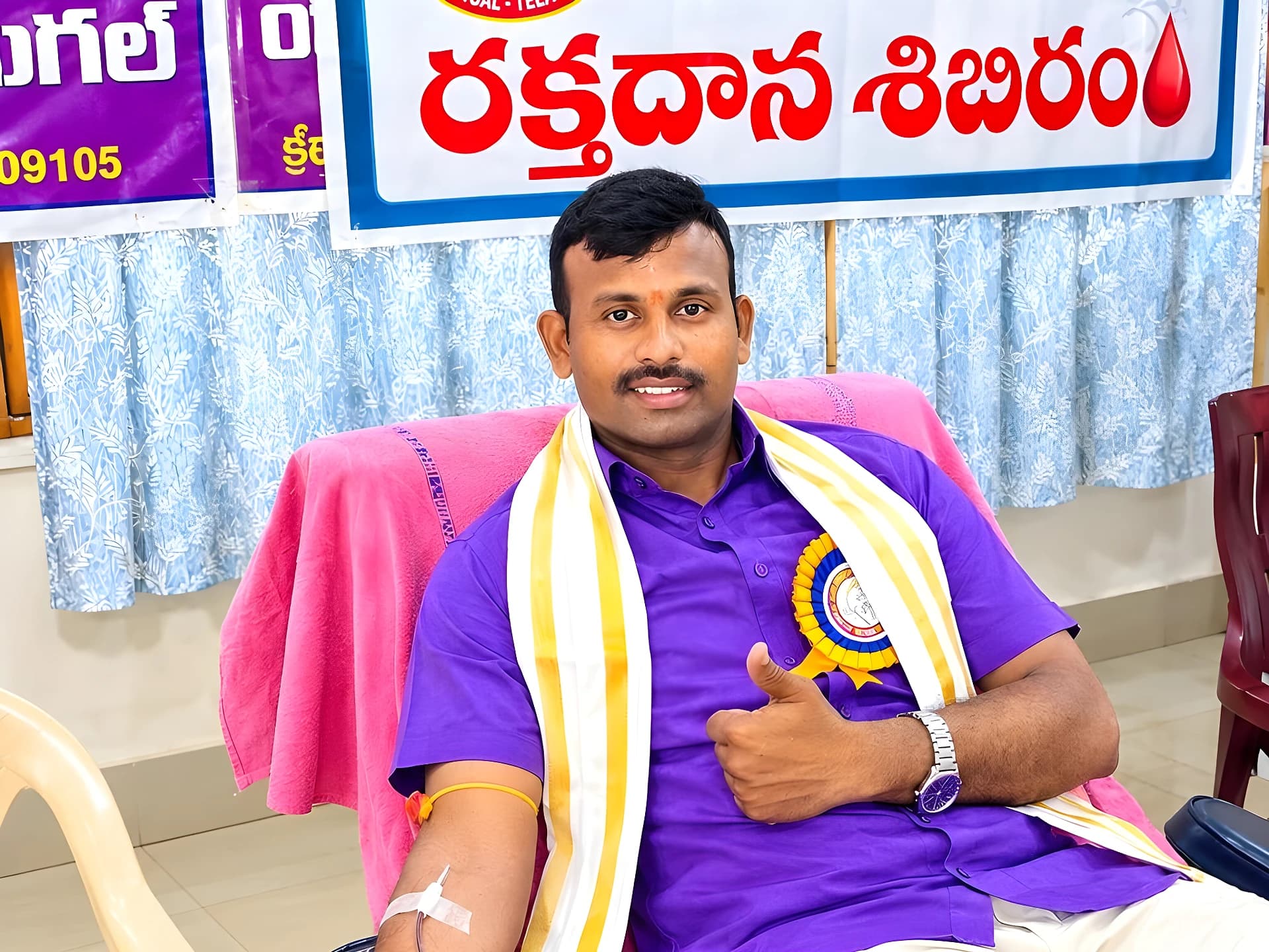 రక్తదానంలో కానిస్టేబుల్ అరుదైన సేవ