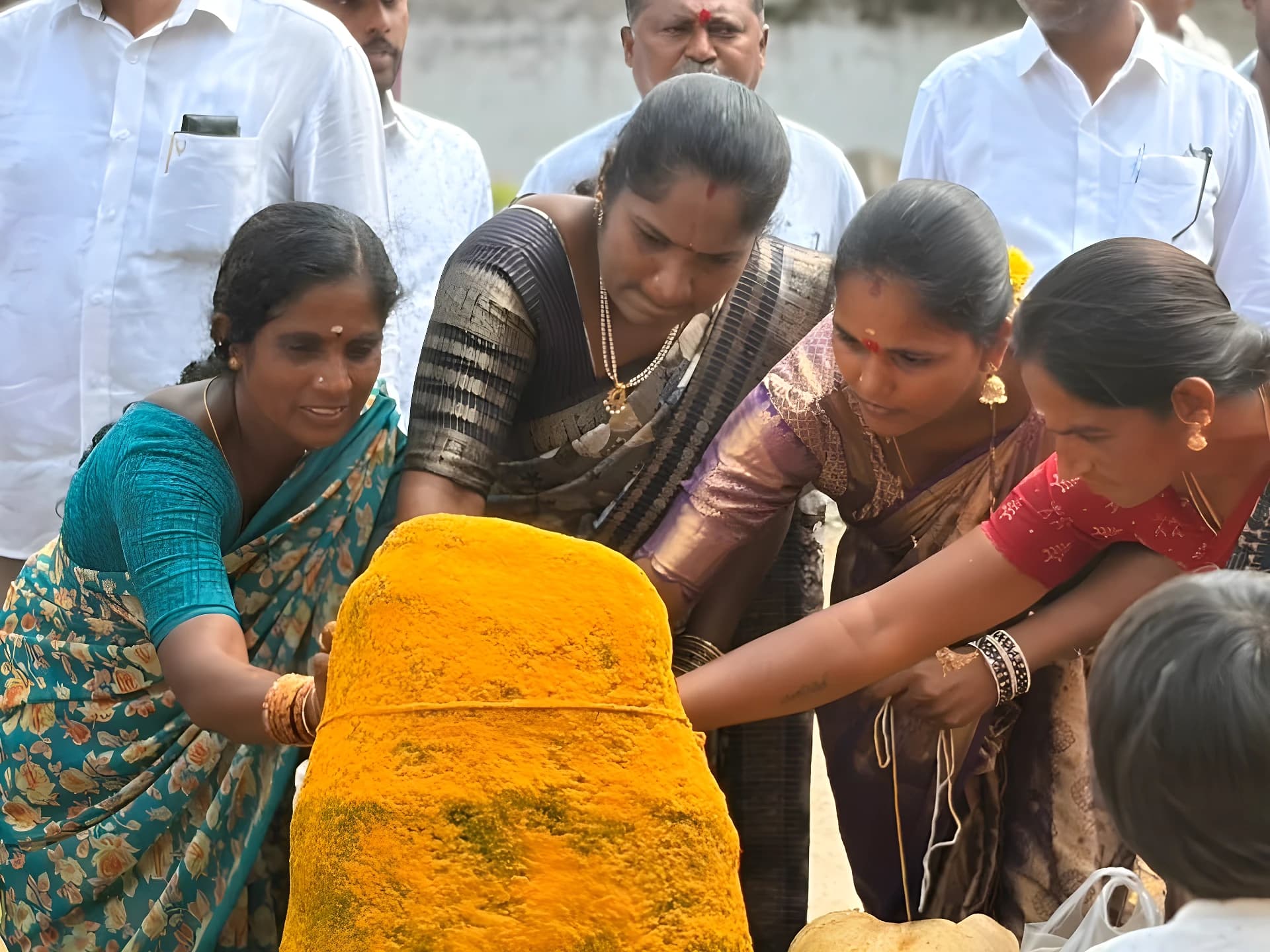 కట్రియాలలో ఘనంగా దసరా వేడుకలు