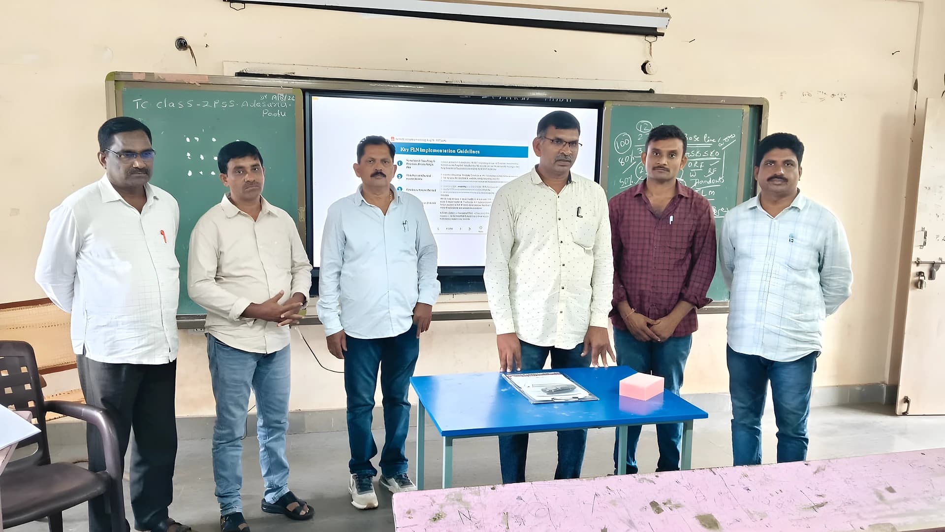 ఉద్యోగుల సమస్యలను సత్వరమే పరిష్కరించాలి