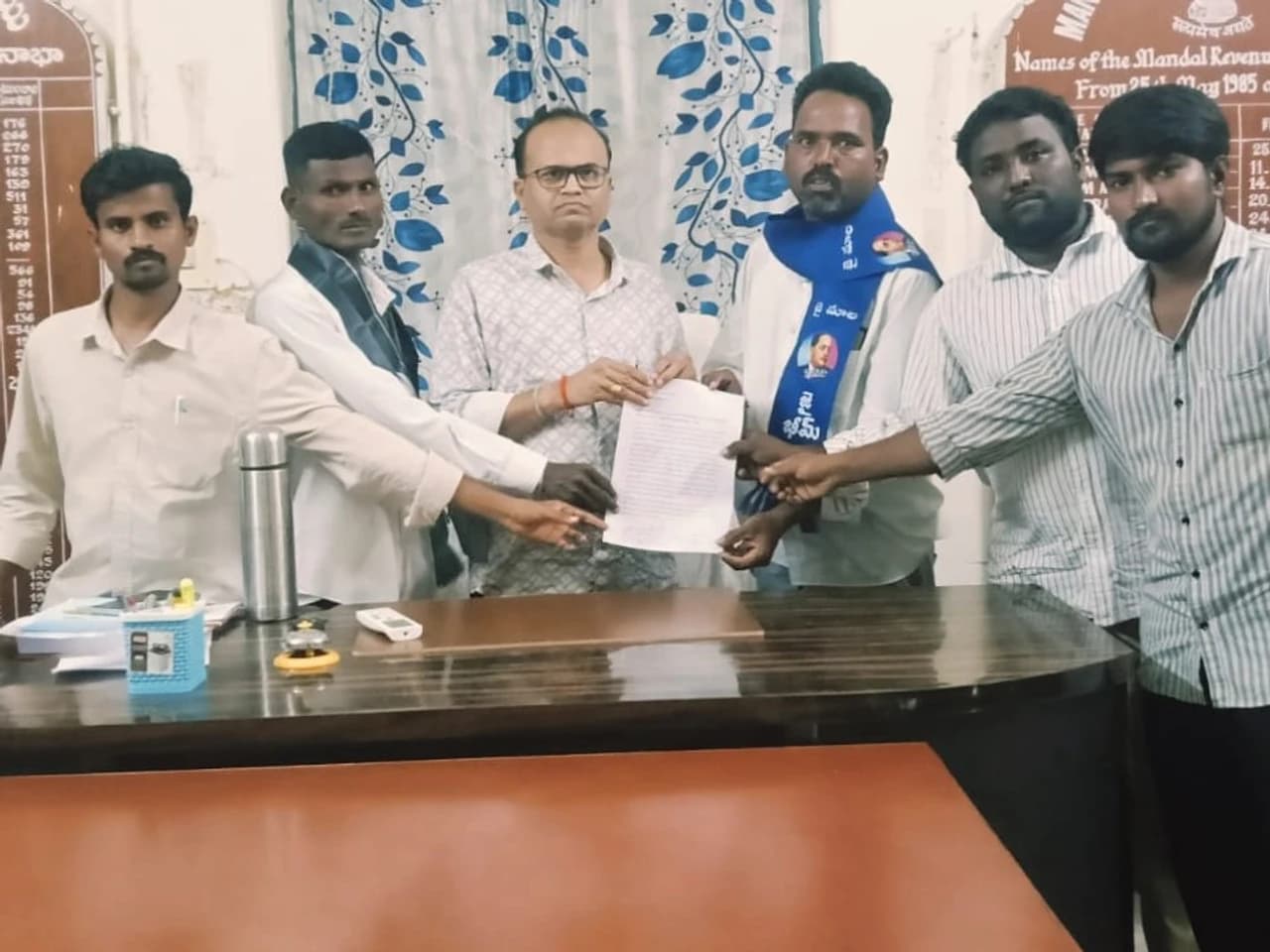 'మాదాసి కురువ సర్టిఫికేట్లపై ఎస్సీ కమిషన్ ఆదేశాలు పాటించాలి'
