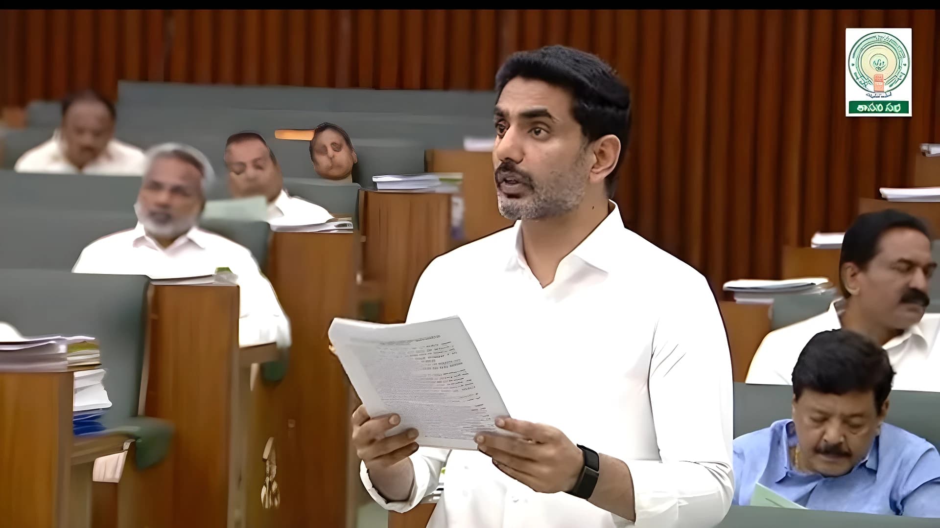 డిగ్రీ కాలేజీలకు సొంత భవనాలు: లోకేష్