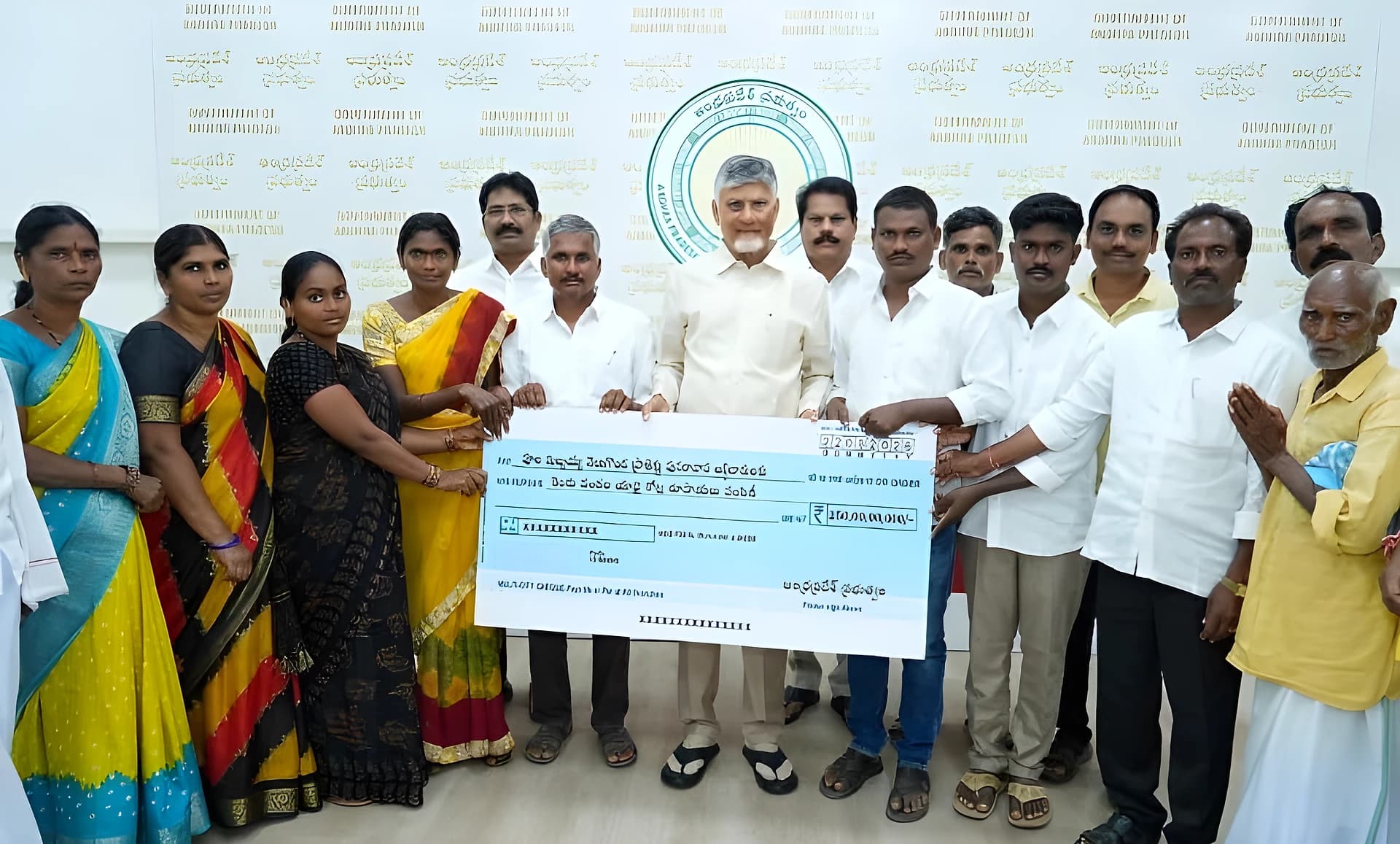 వెలిగొండ నిర్వాసితులకు మరో రూ.250 కోట్ల పరిహారం
