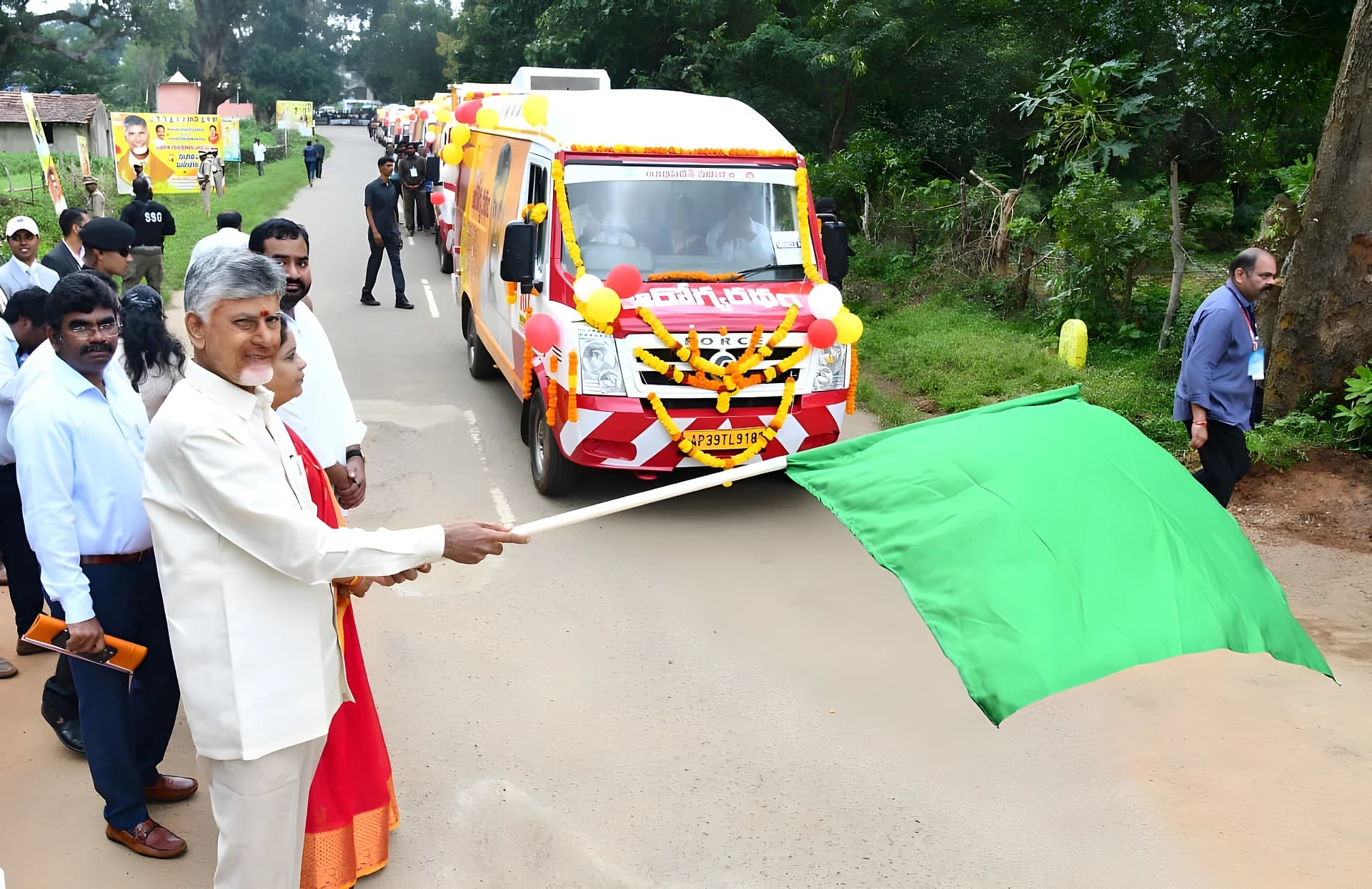 గిరిజన ప్రాంతాలకు మెరుగైన వైద్య సేవలు: సీఎం