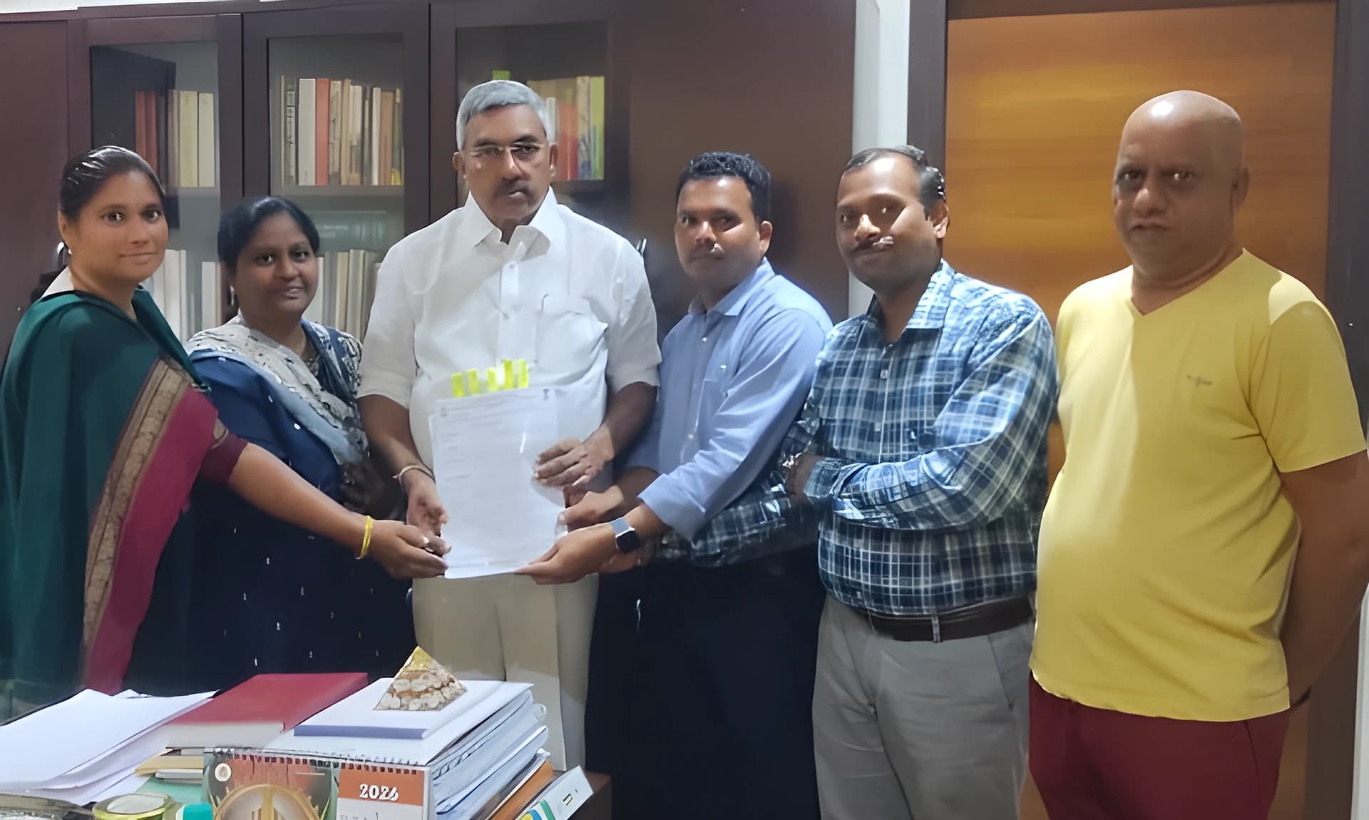 కాంట్రాక్ట్ అసిస్టెంట్ ప్రొఫెసర్ల పరిష్కారానికి చొరవ