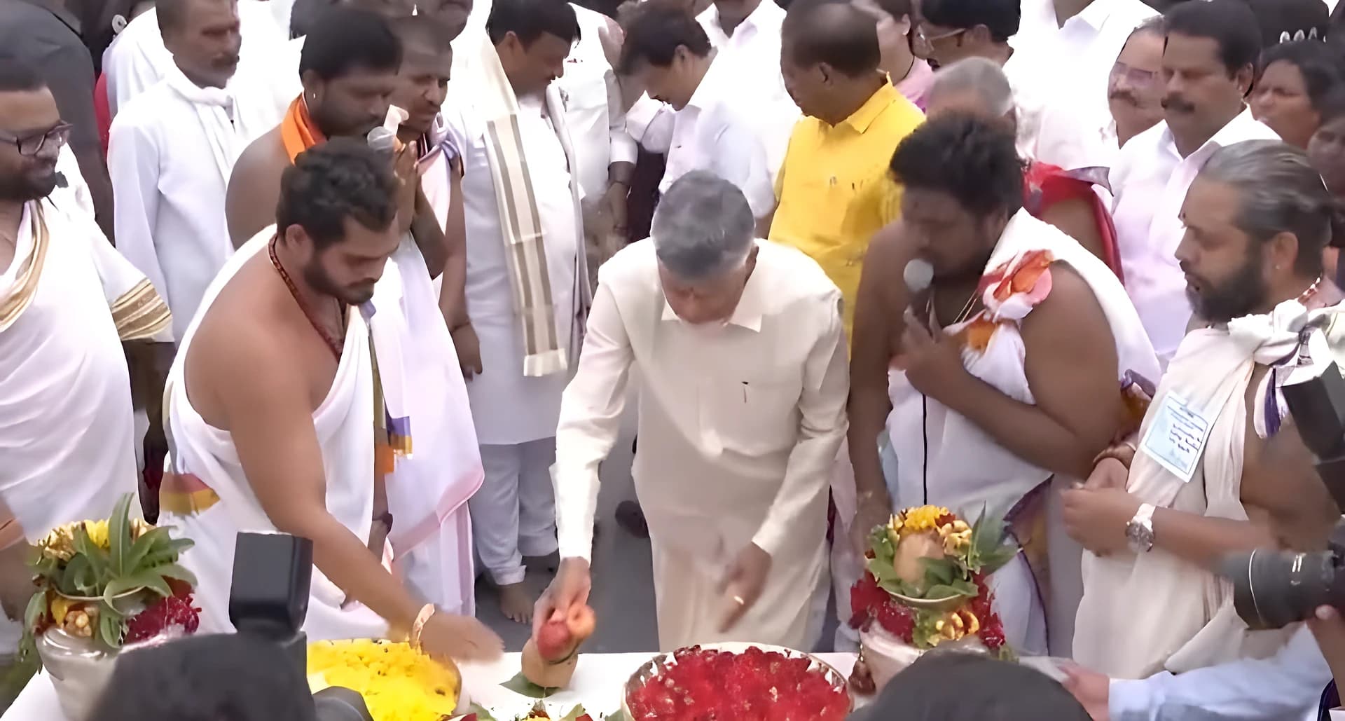 30 ఏళ్ల కల సాకారం.. కృష్ణమ్మ పరుగులు పెట్టింది!
