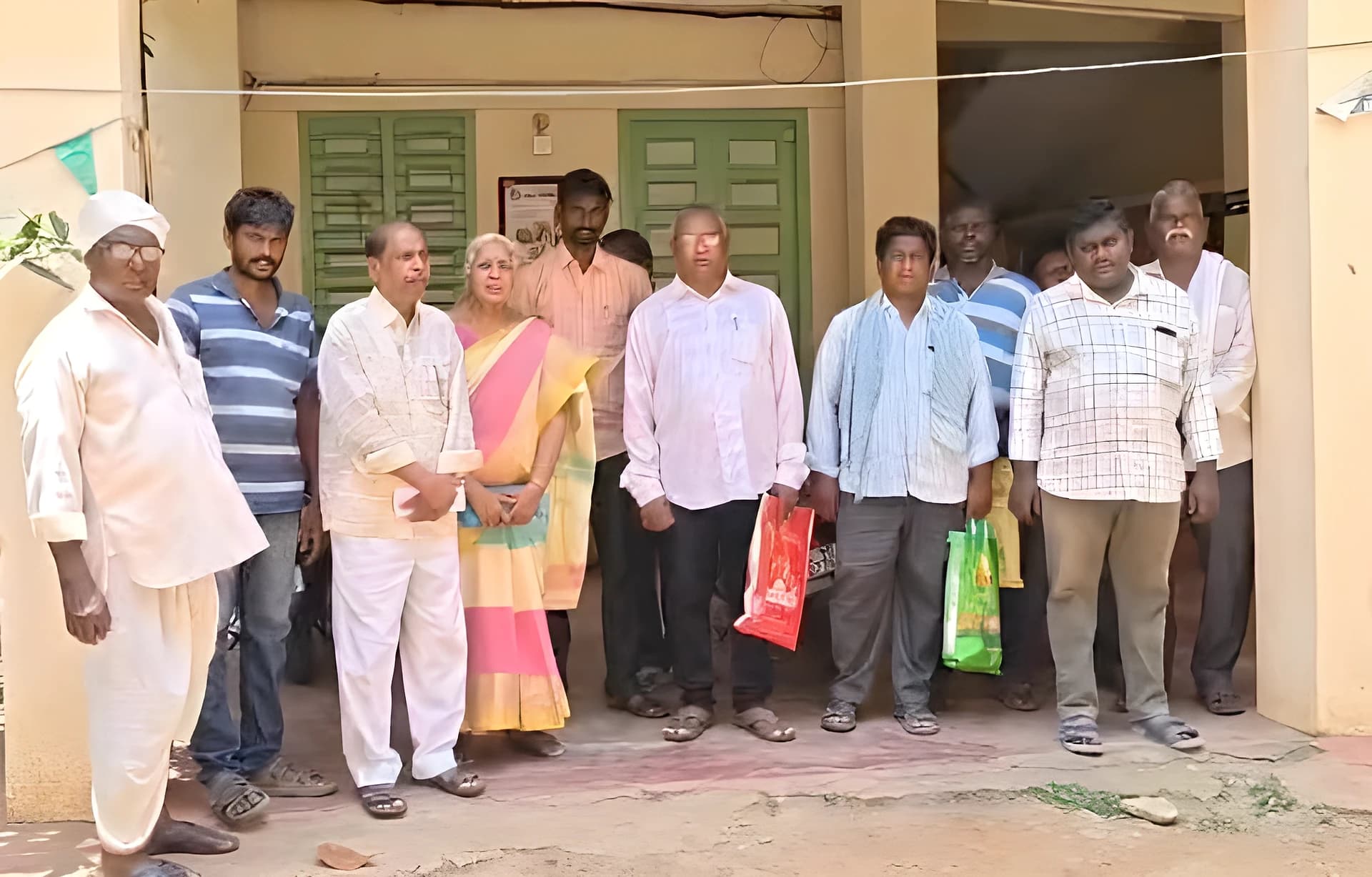 లంక భూములకు పట్టాలు..! పాస్ పుస్తకాలు ఇవ్వాలి