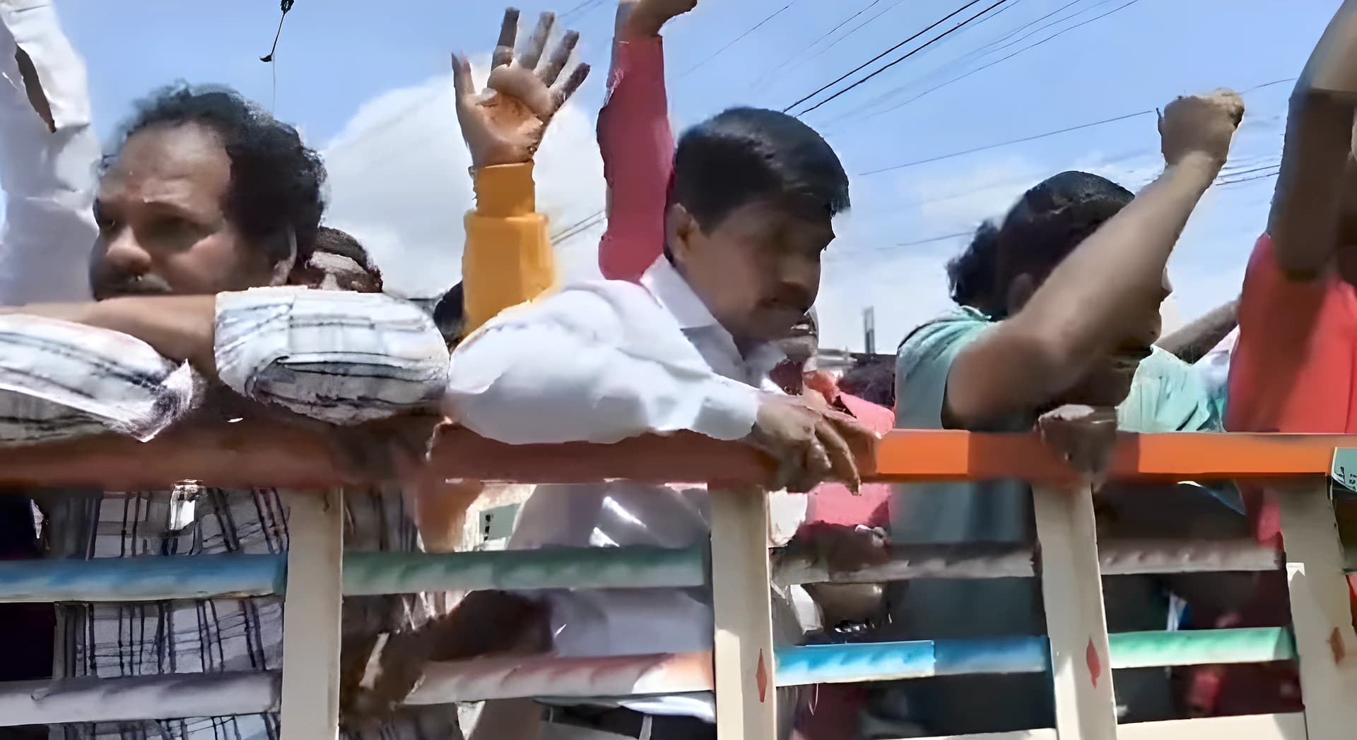 విద్యాభవన్ ముట్టడి.. పలువురు UTF నాయకుల అరెస్ట్