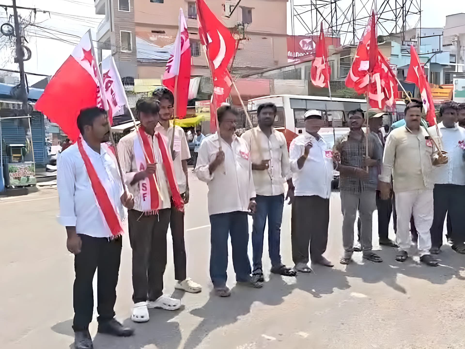 మంగళగిరిలో వామపక్షాల నిరసన