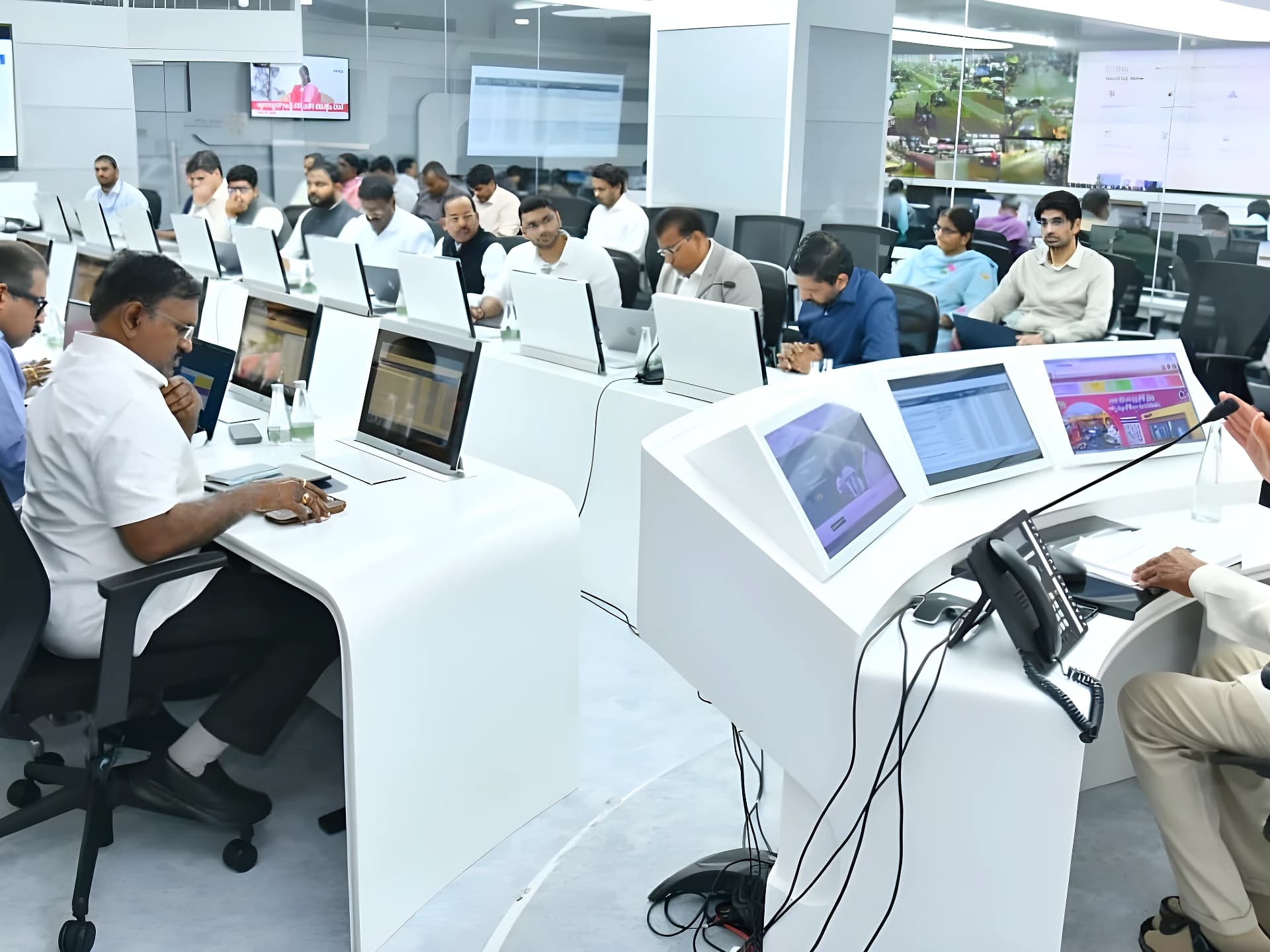 ప్రజల ఫిర్యాదులను త్వరగా సాల్వ్ చేయాలి