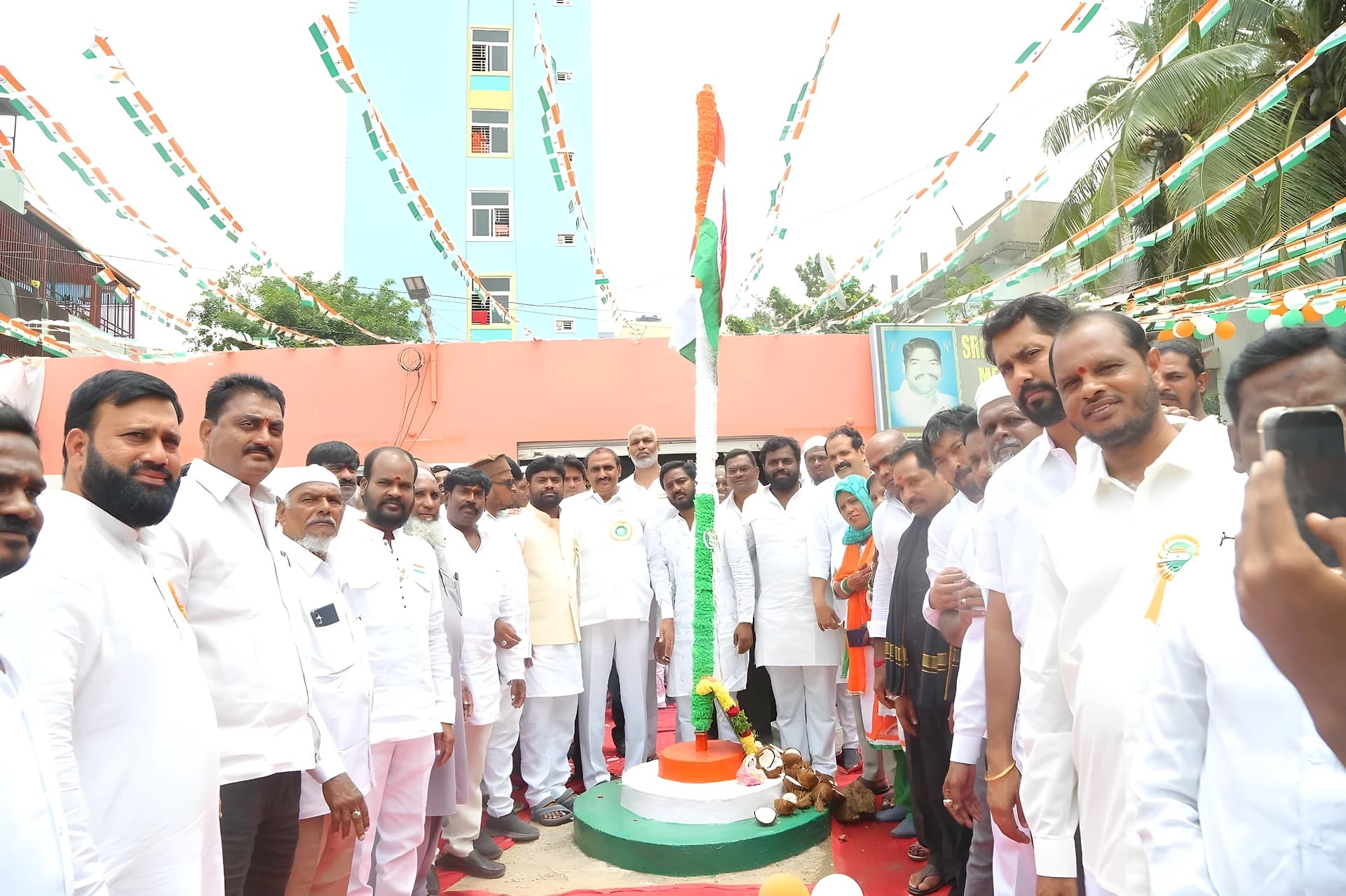 హఫీజ్పేట్లో ఘనంగా స్వాతంత్ర్య వేడుకలు