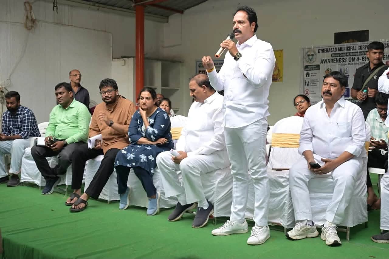 కాలనీవాసుల సమస్యలు తెలుసుకున్న ఎమ్మెల్యే