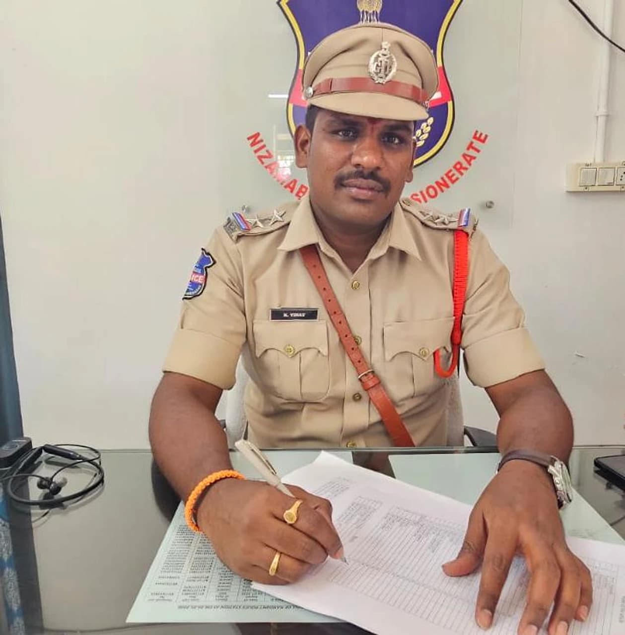నందిపేట్లో రేషన్ బియ్యం సీజ్..! అక్రమ రవాణాపై ఉక్కుపాదం